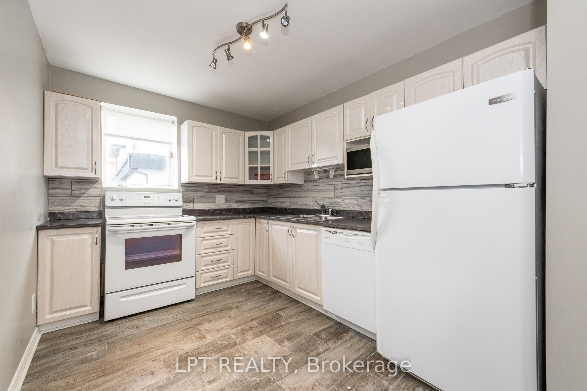 1474 Goth Avenue Property Photo 13
