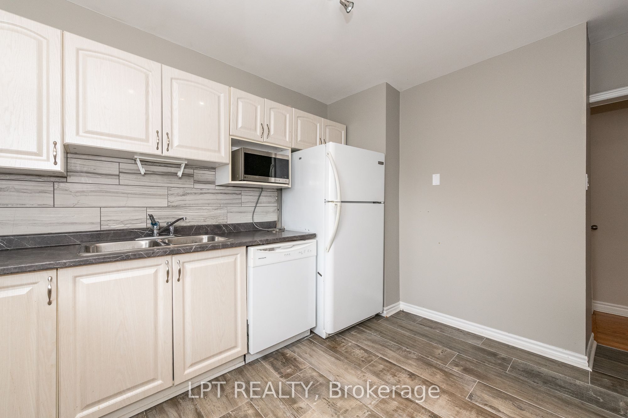 1474 Goth Avenue Property Photo 15