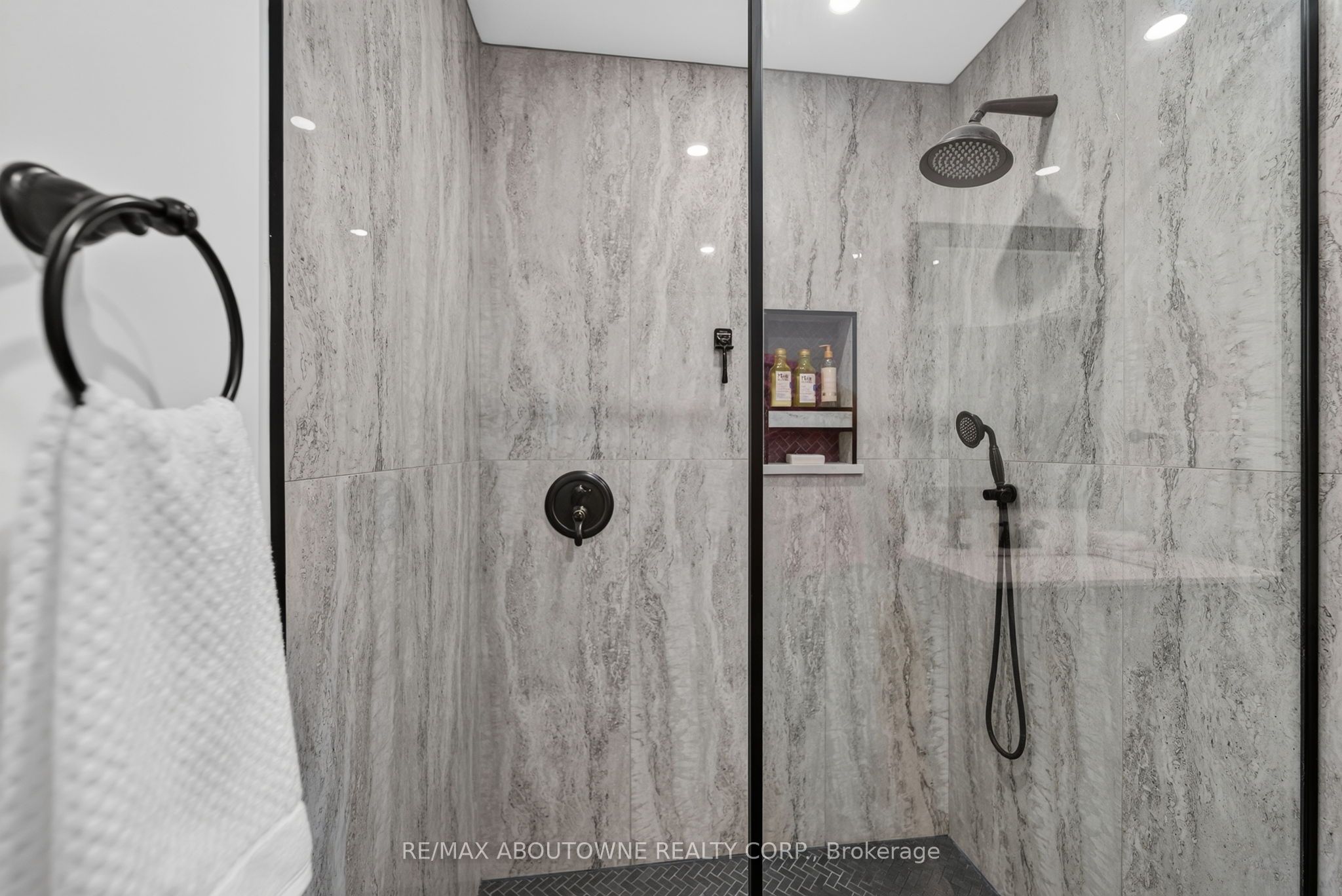 2023 Latimer Crescent Property Photo 34