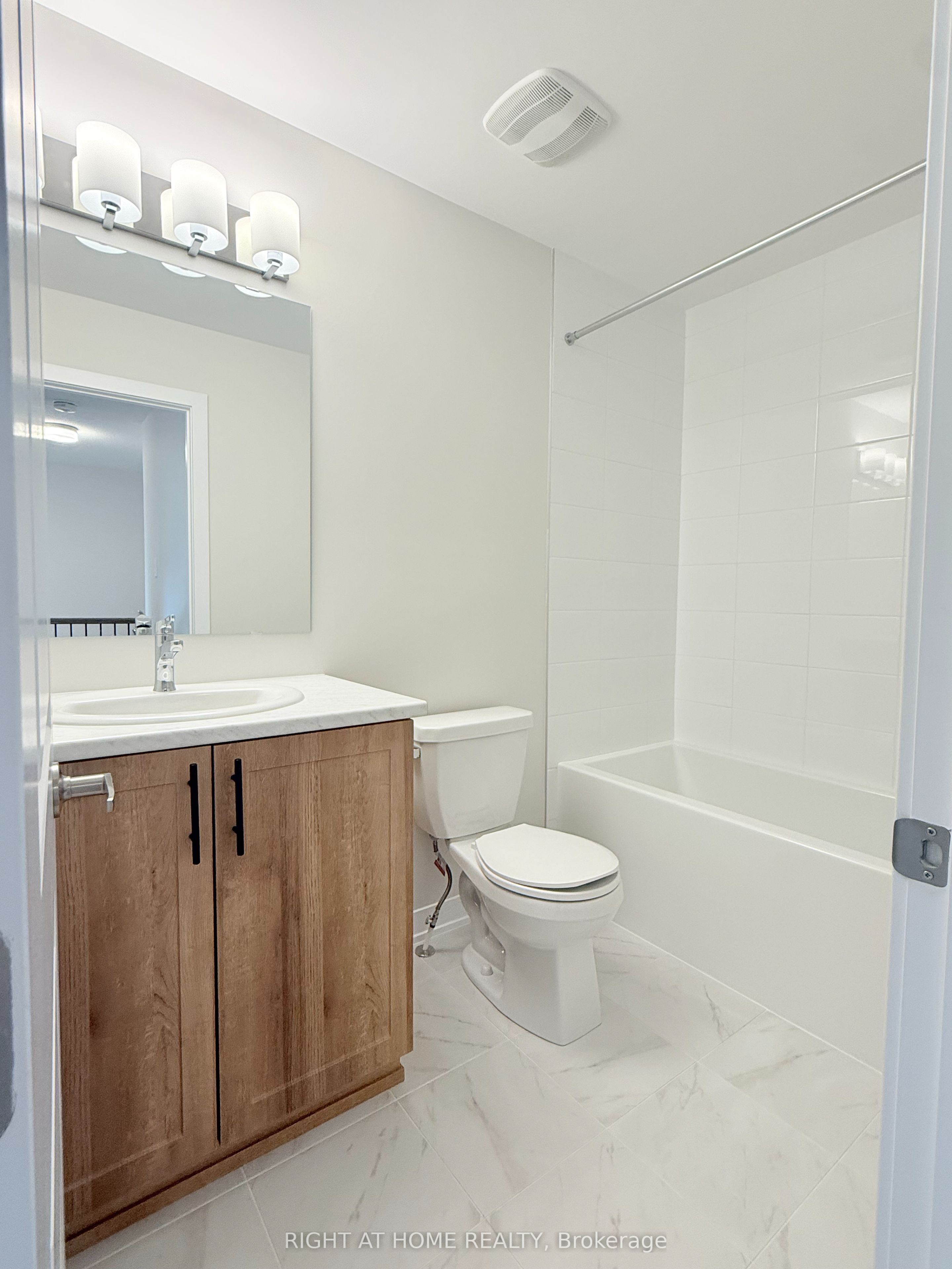 737 Haflinger Row Property Photo 24