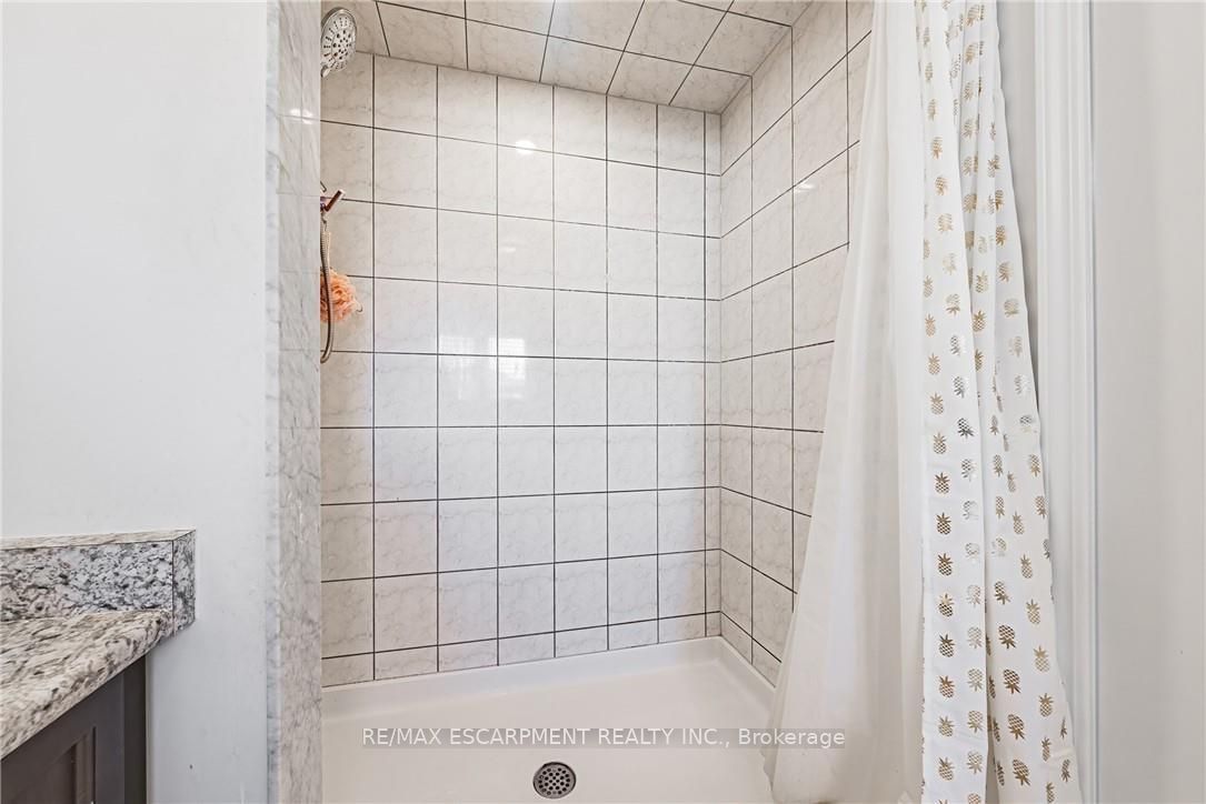 11 Mcwatters Street Main Property Photo 18
