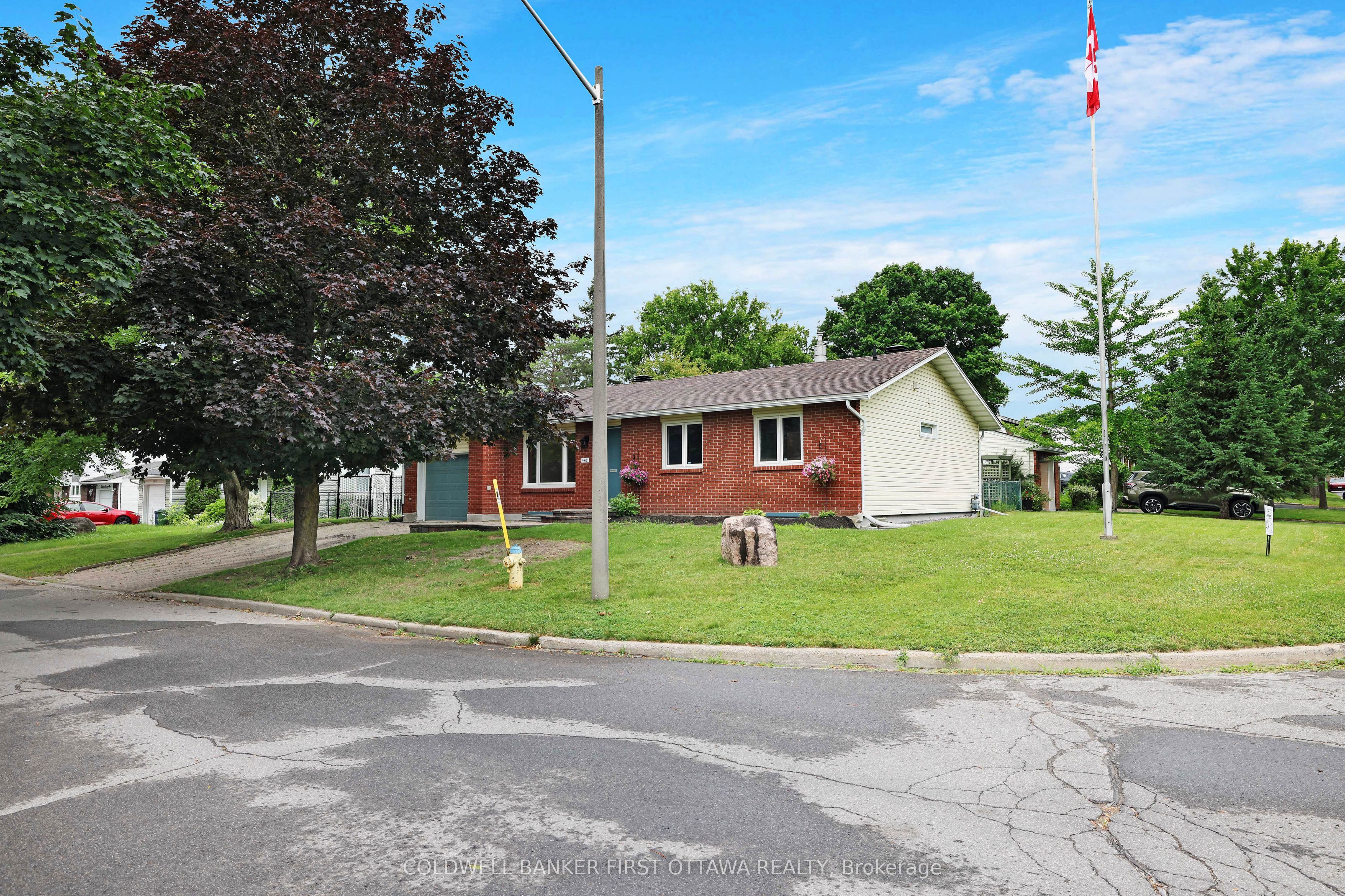 1401 Metz Crescent Property Photo 1
