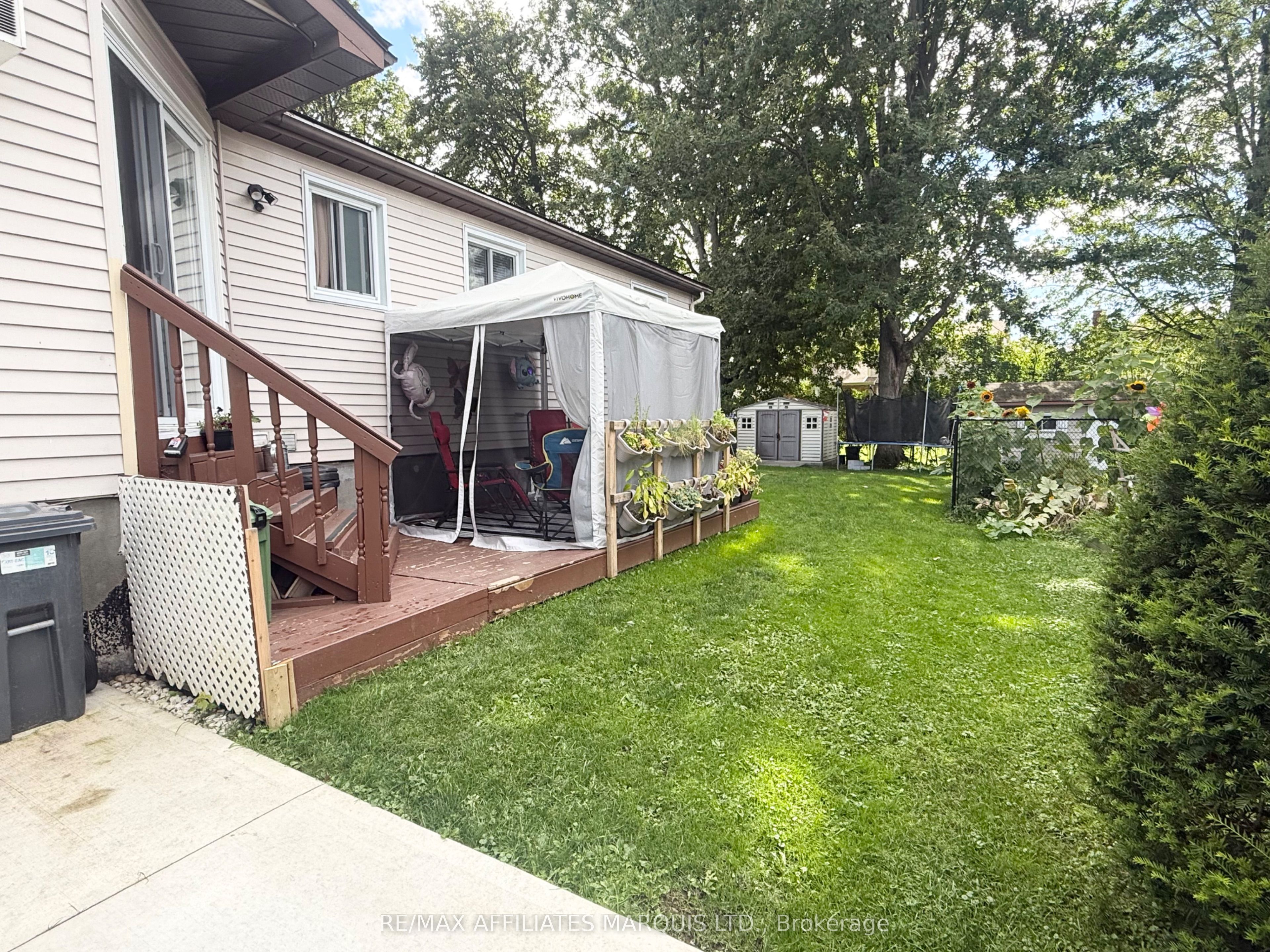574 Lynwood Drive Property Photo 2