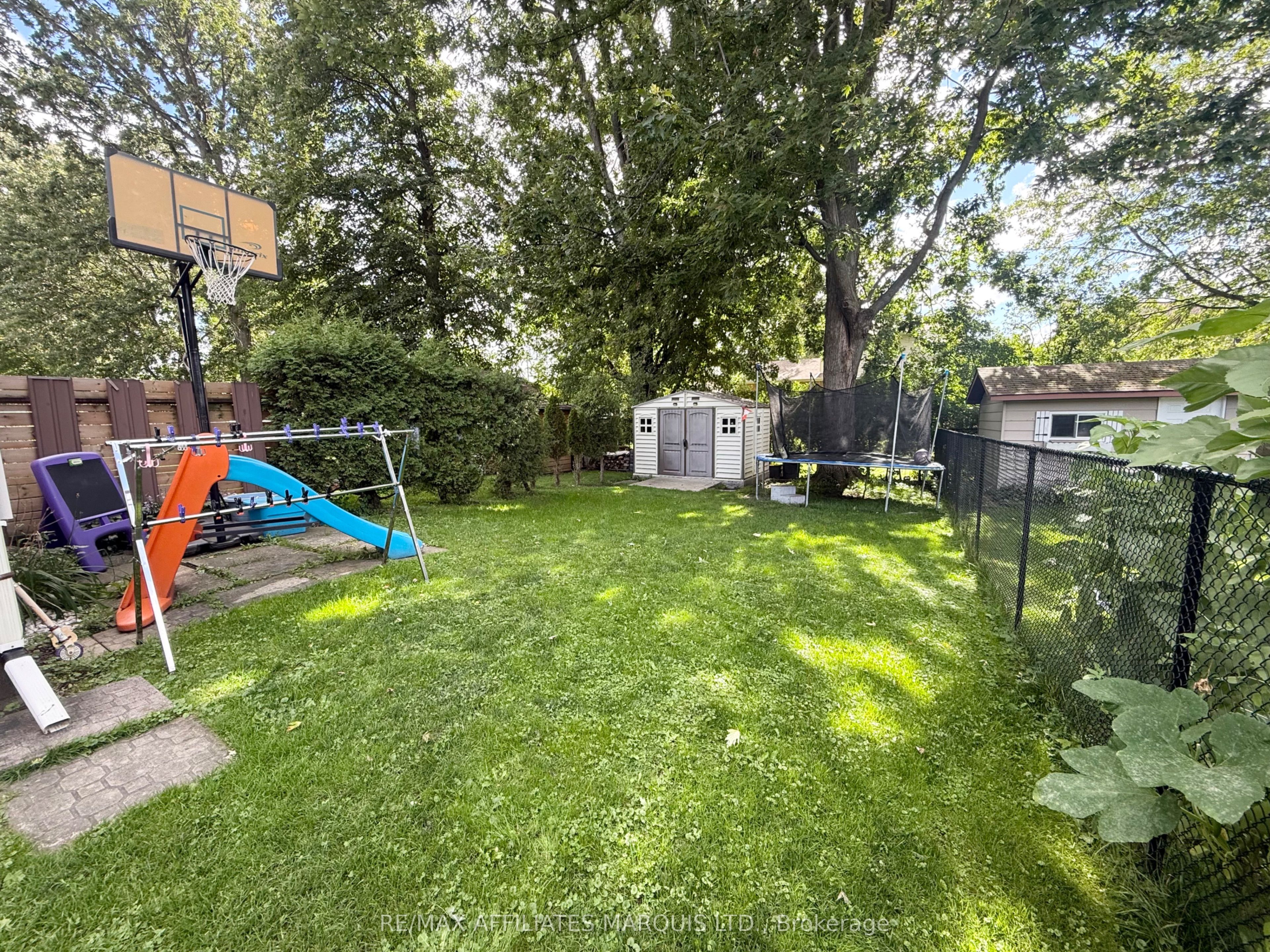 574 Lynwood Drive Property Photo 4