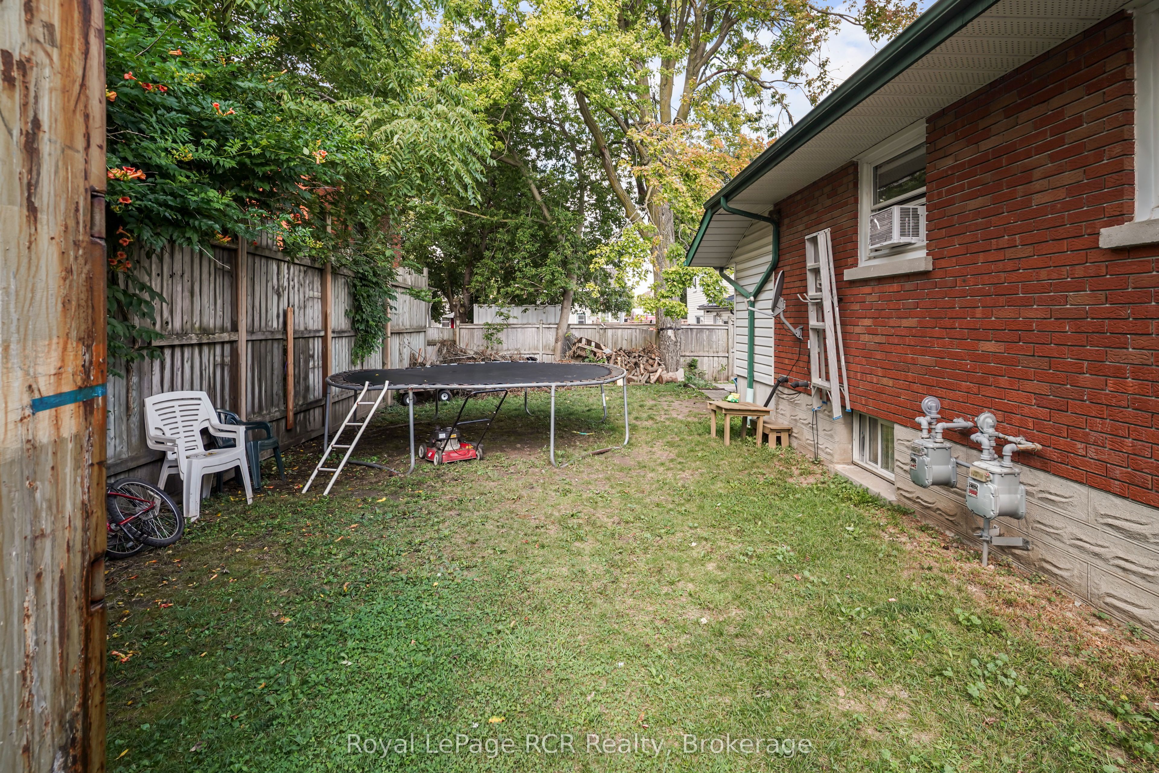 16 Patrick Street W Property Photo 6