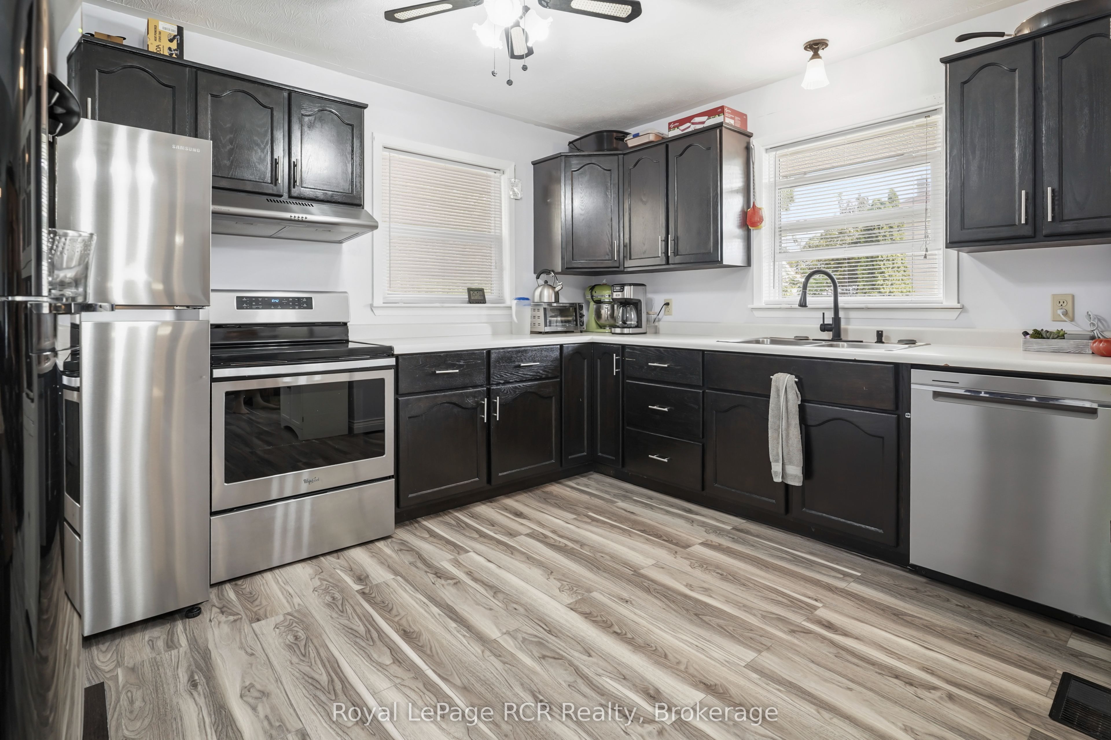 16 Patrick Street W Property Photo 9