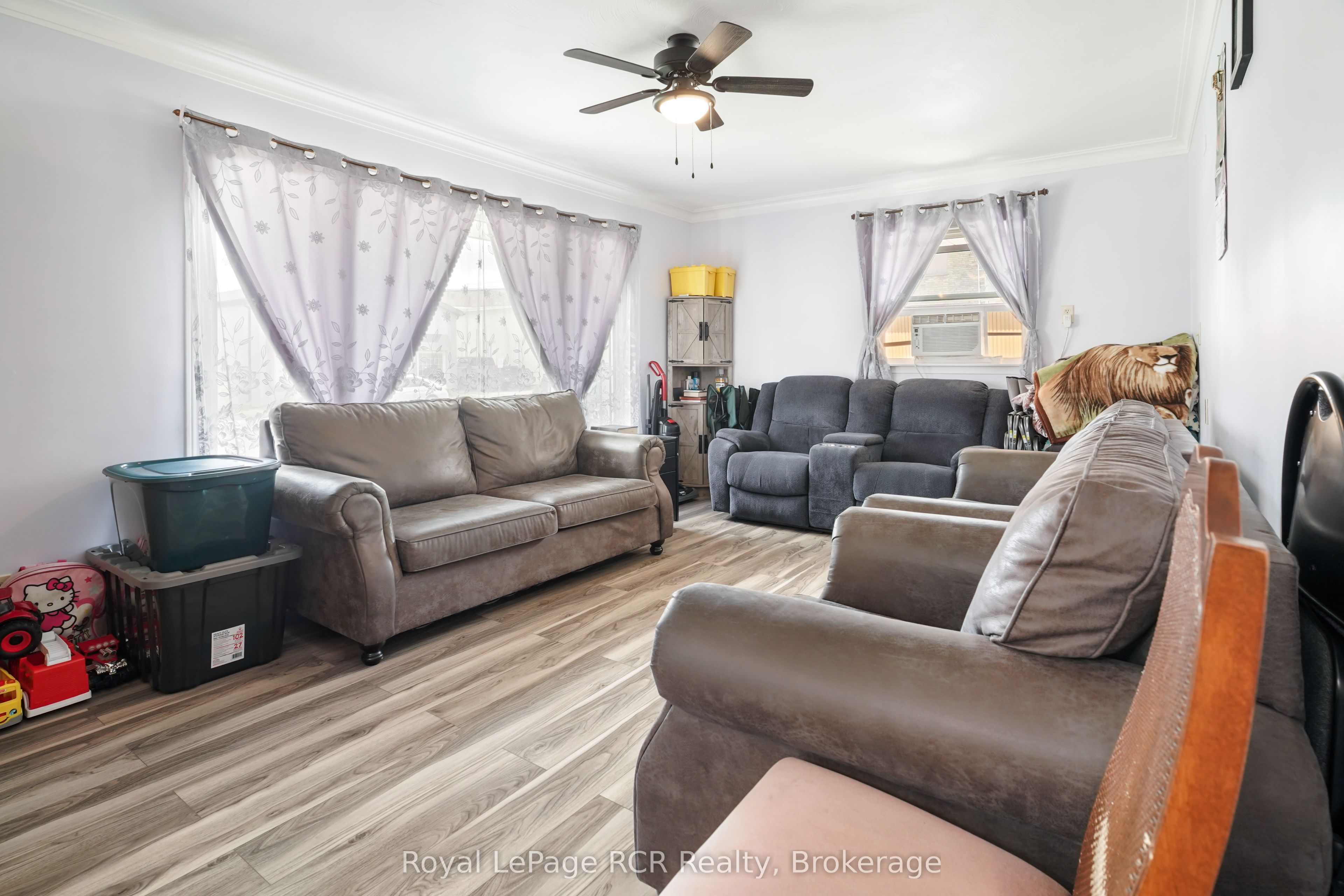 16 Patrick Street W Property Photo 14