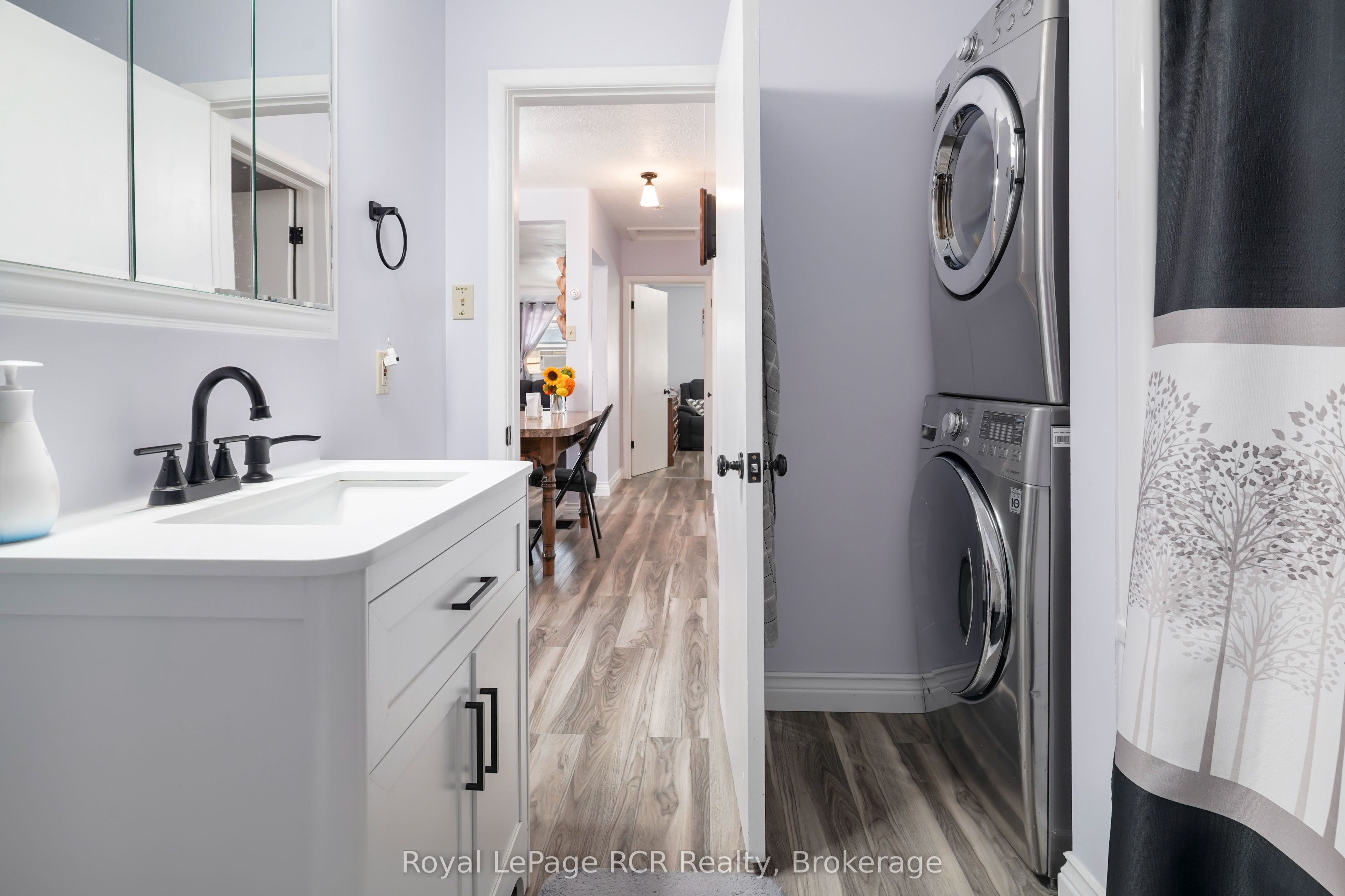 16 Patrick Street W Property Photo 21