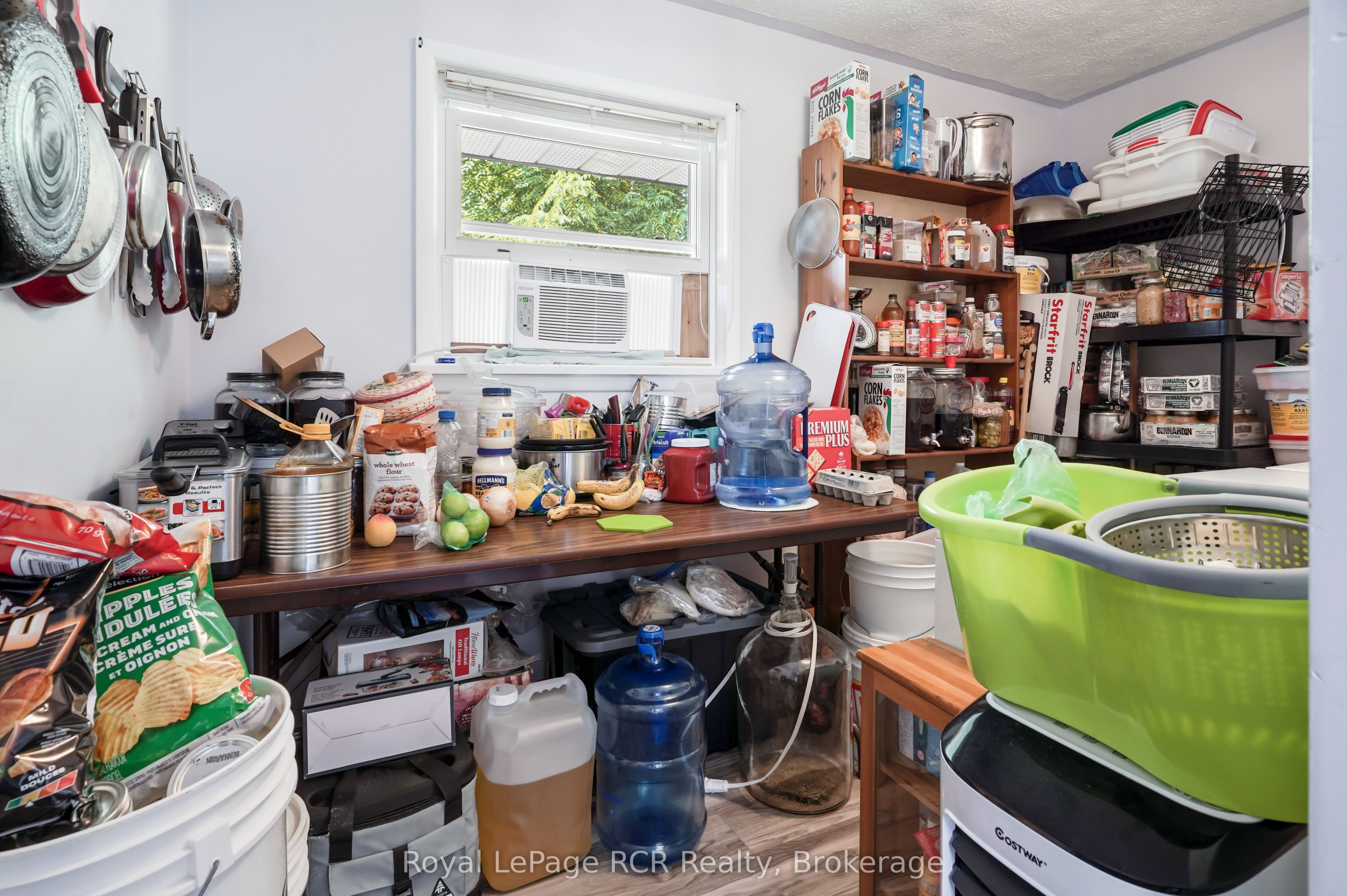 16 Patrick Street W Property Photo 23
