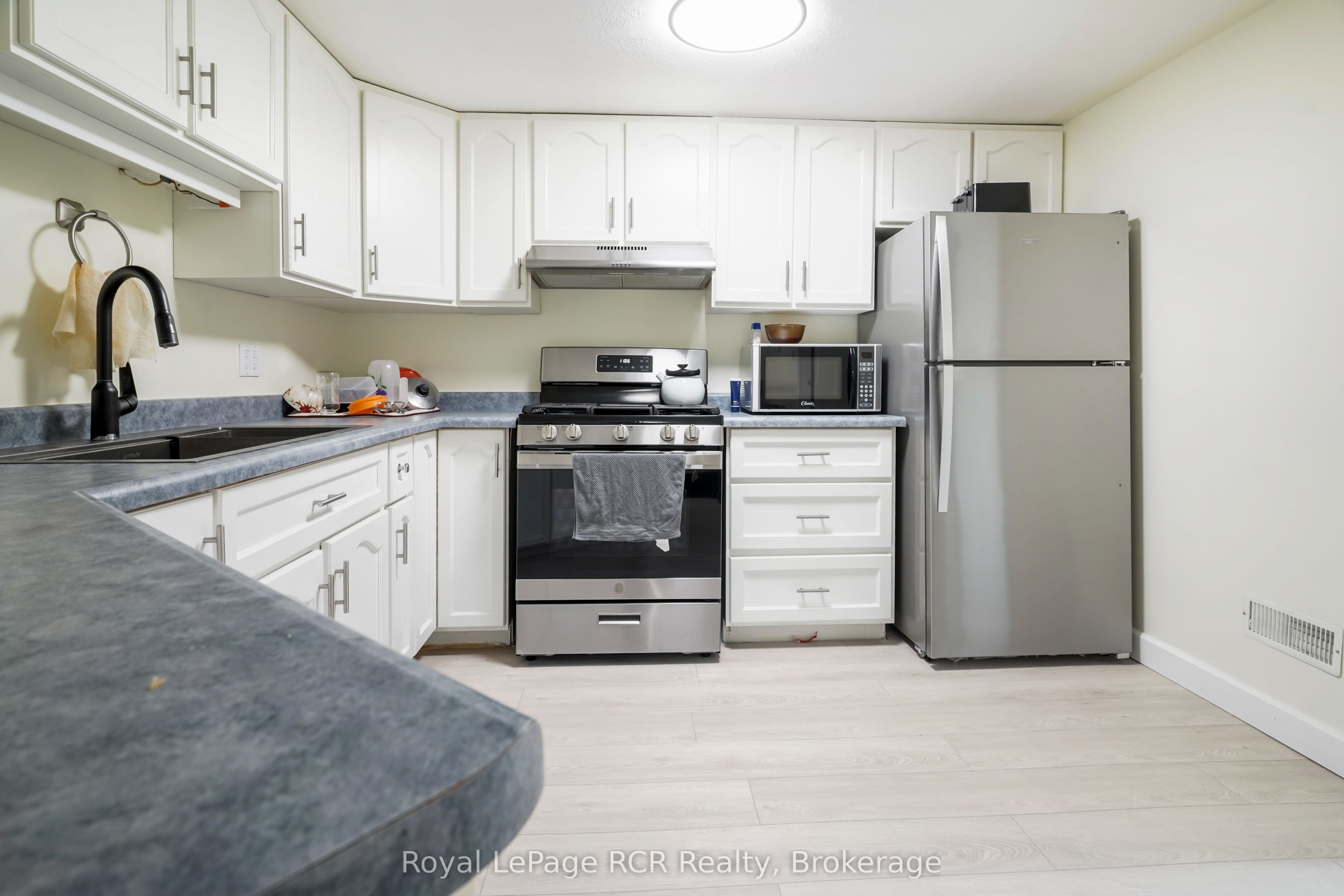16 Patrick Street W Property Photo 29