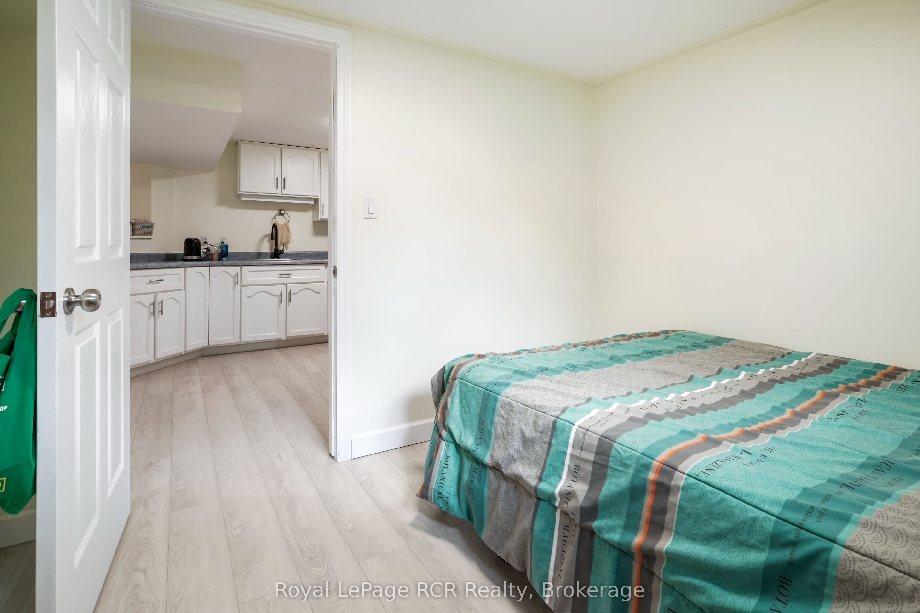 16 Patrick Street W Property Photo 33