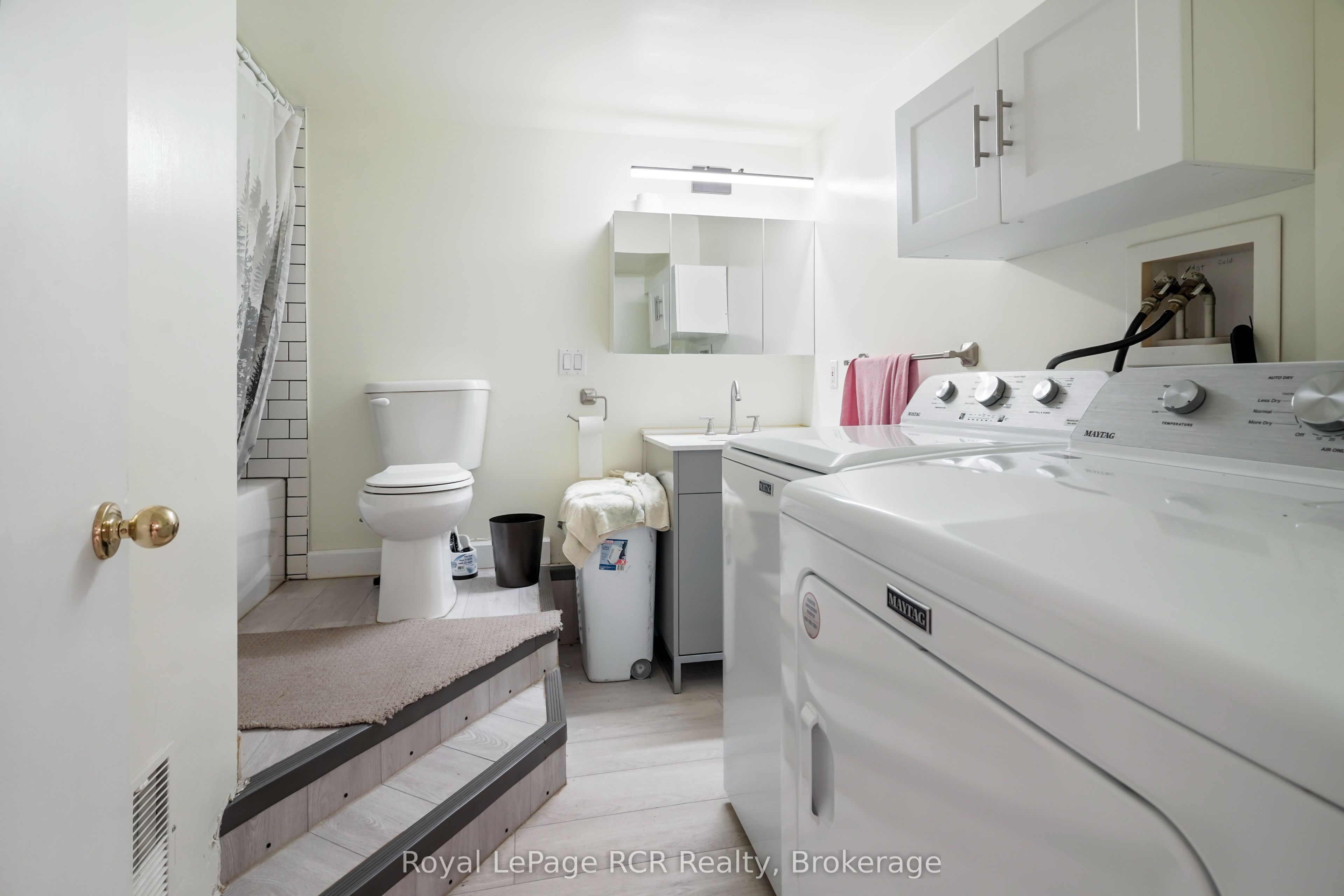 16 Patrick Street W Property Photo 35