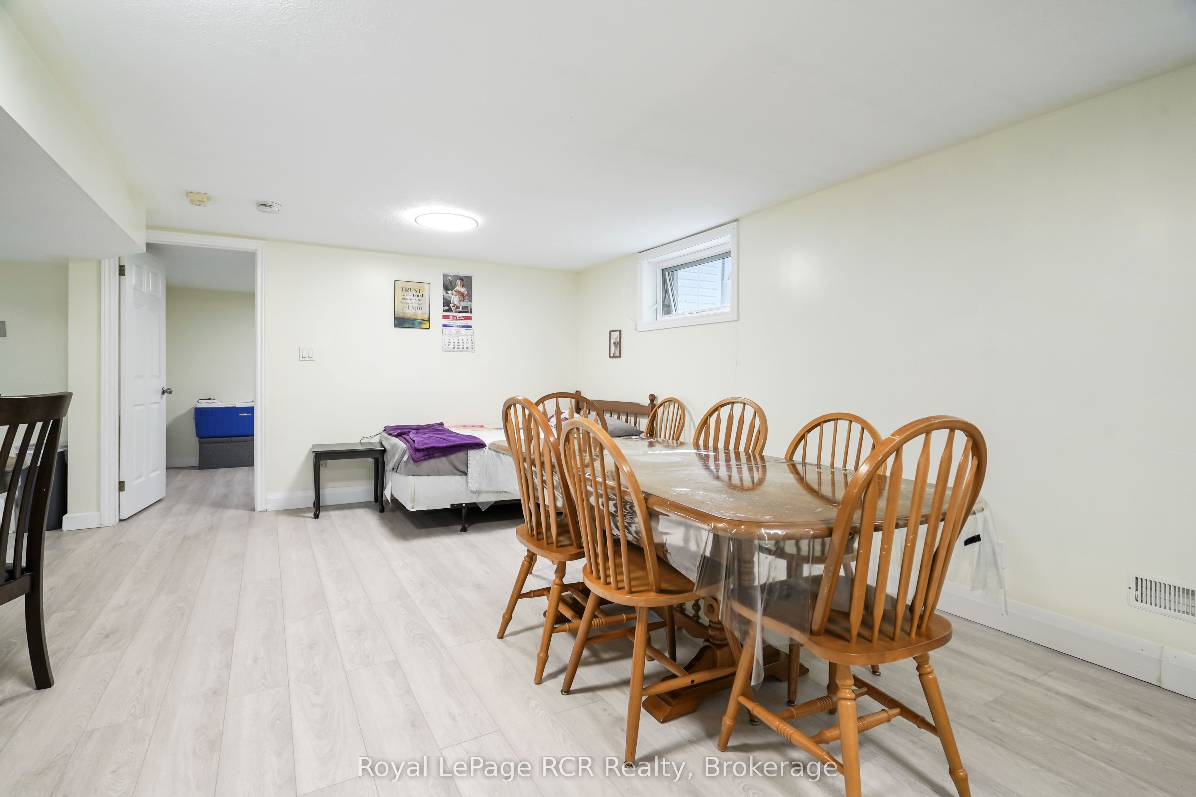 16 Patrick Street W Property Photo 38