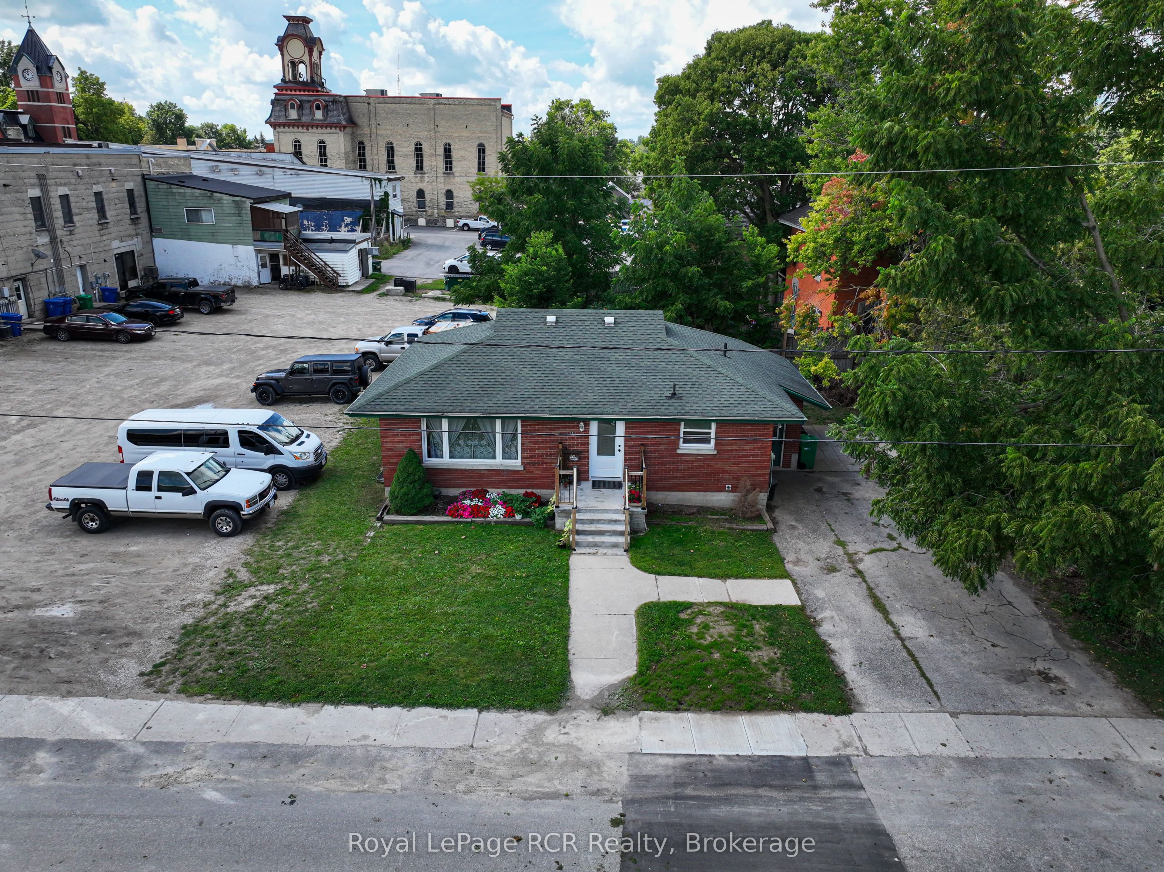 16 Patrick Street W Property Photo 42