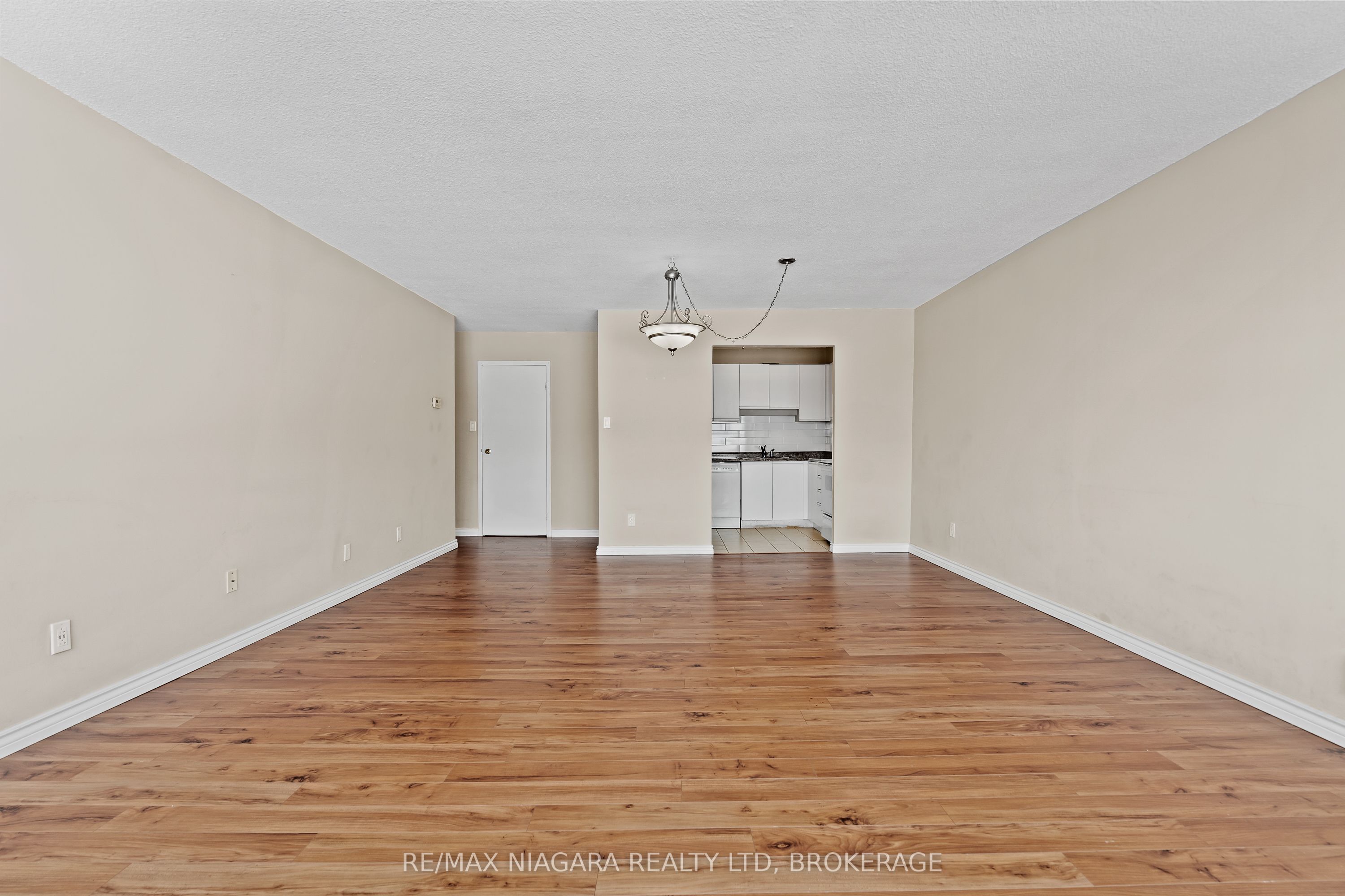 7 Gale Crescent 502 Property Photo 6