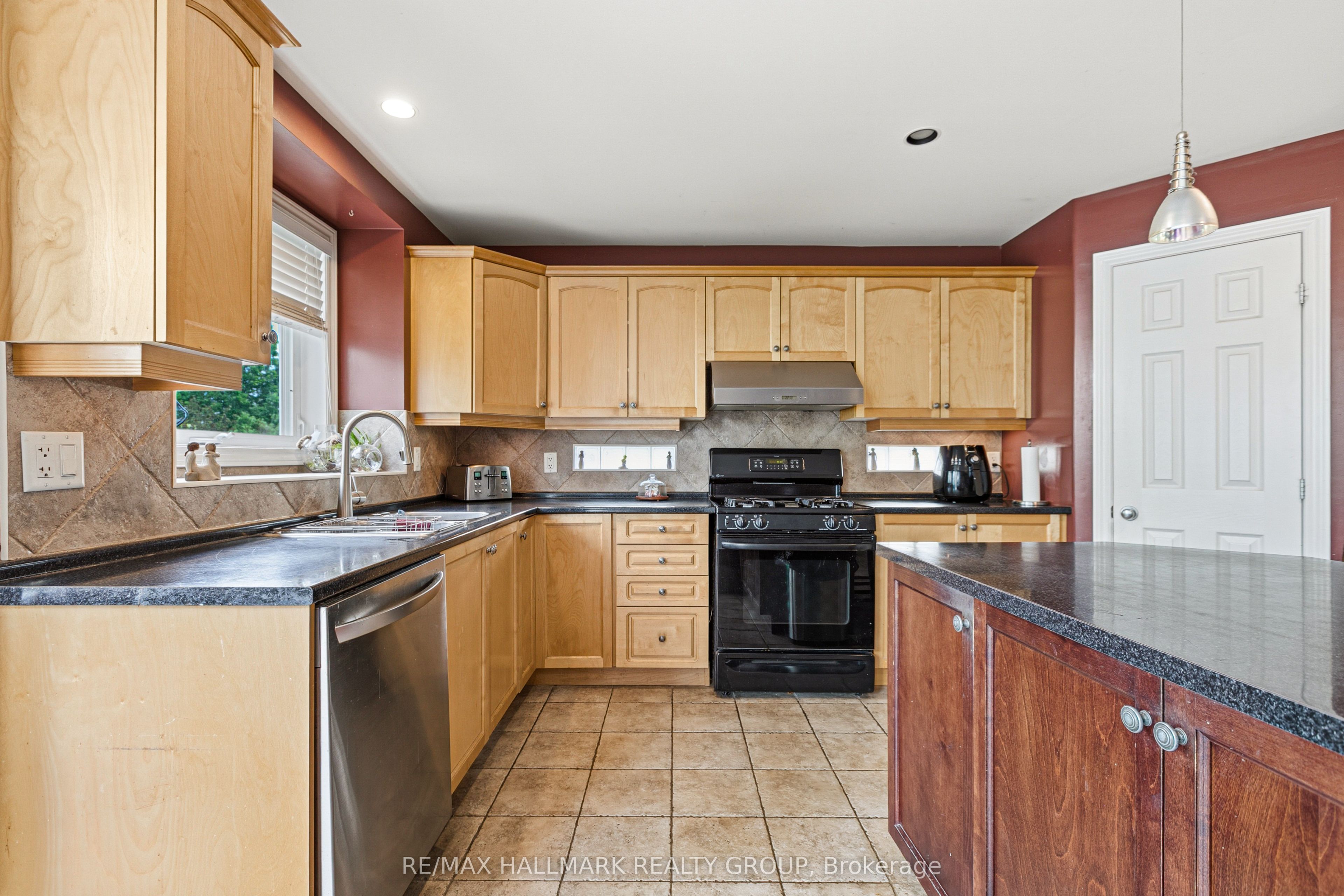 9 Blackshire Circle Property Photo 18