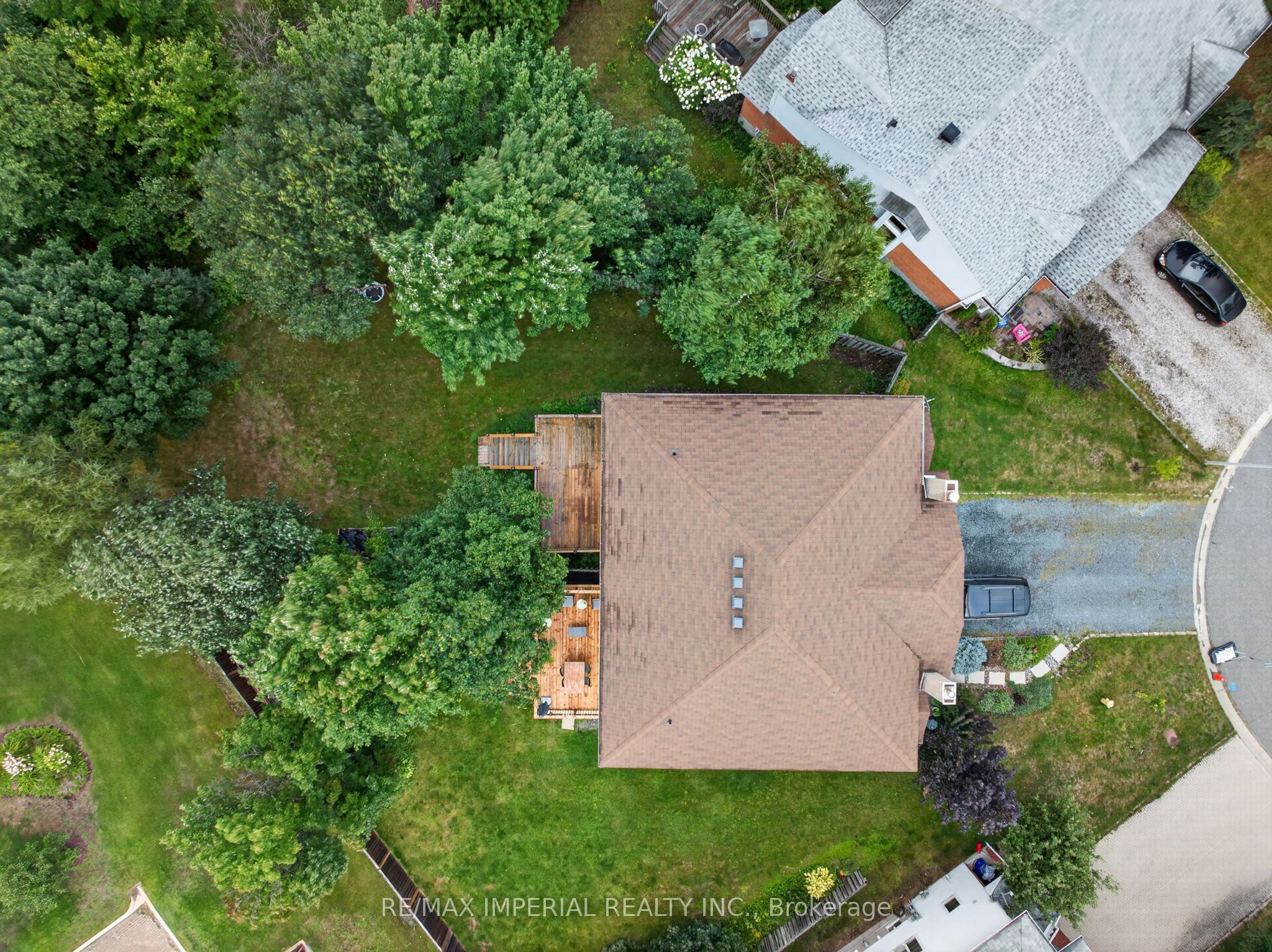 60 Radcliff Parkway Property Photo 4