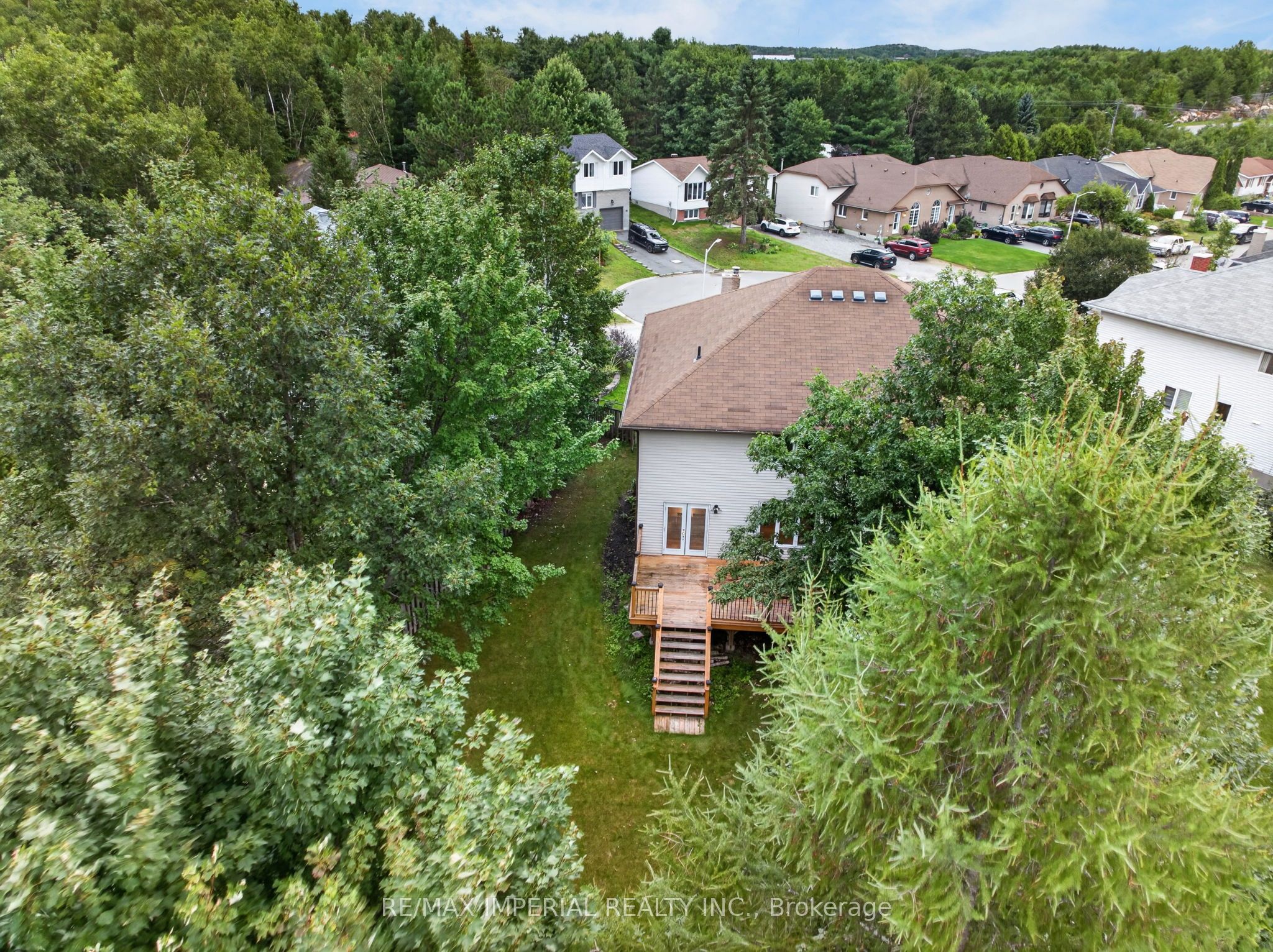 60 Radcliff Parkway Property Photo 6