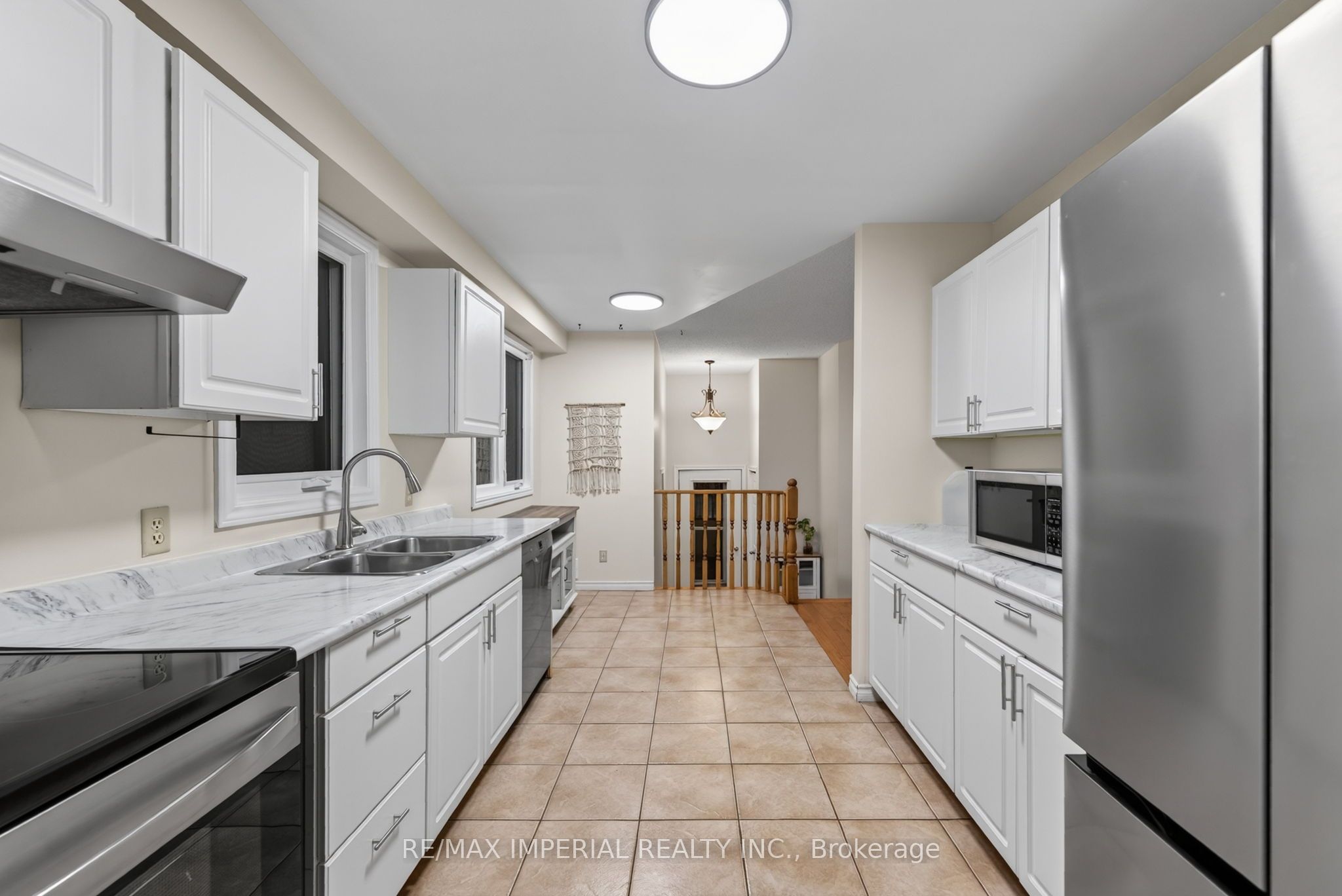 60 Radcliff Parkway Property Photo 10