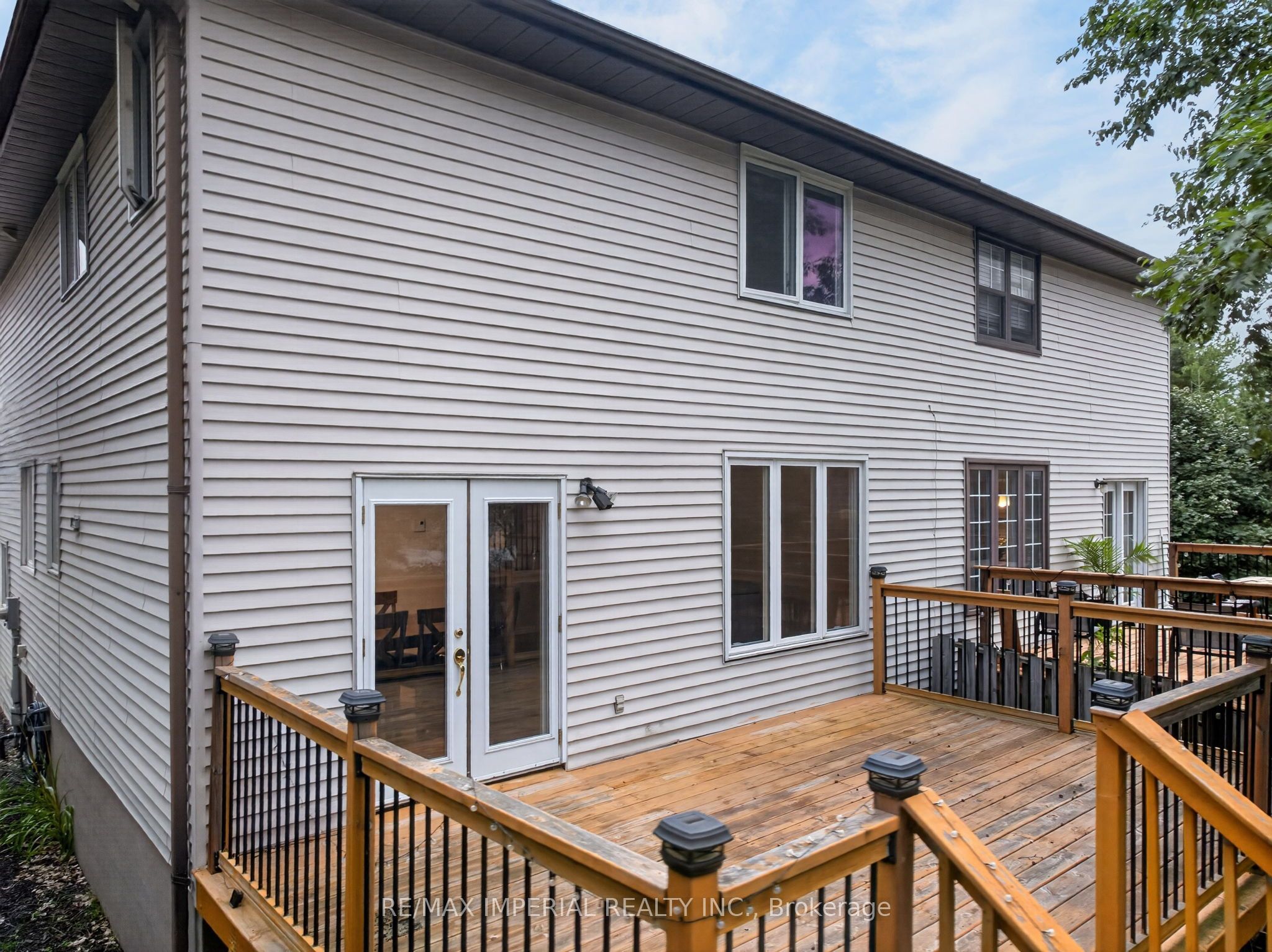 60 Radcliff Parkway Property Photo 18