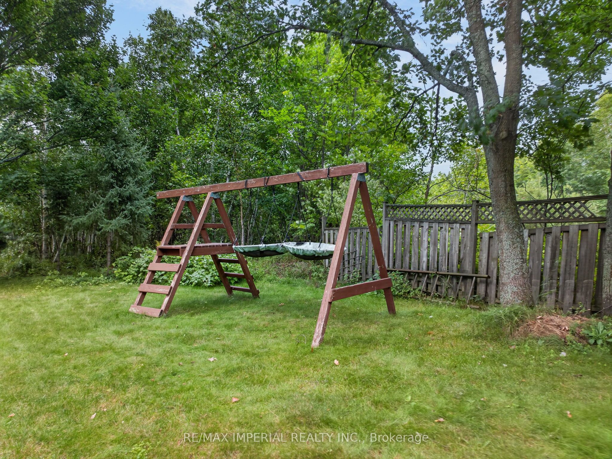 60 Radcliff Parkway Property Photo 45