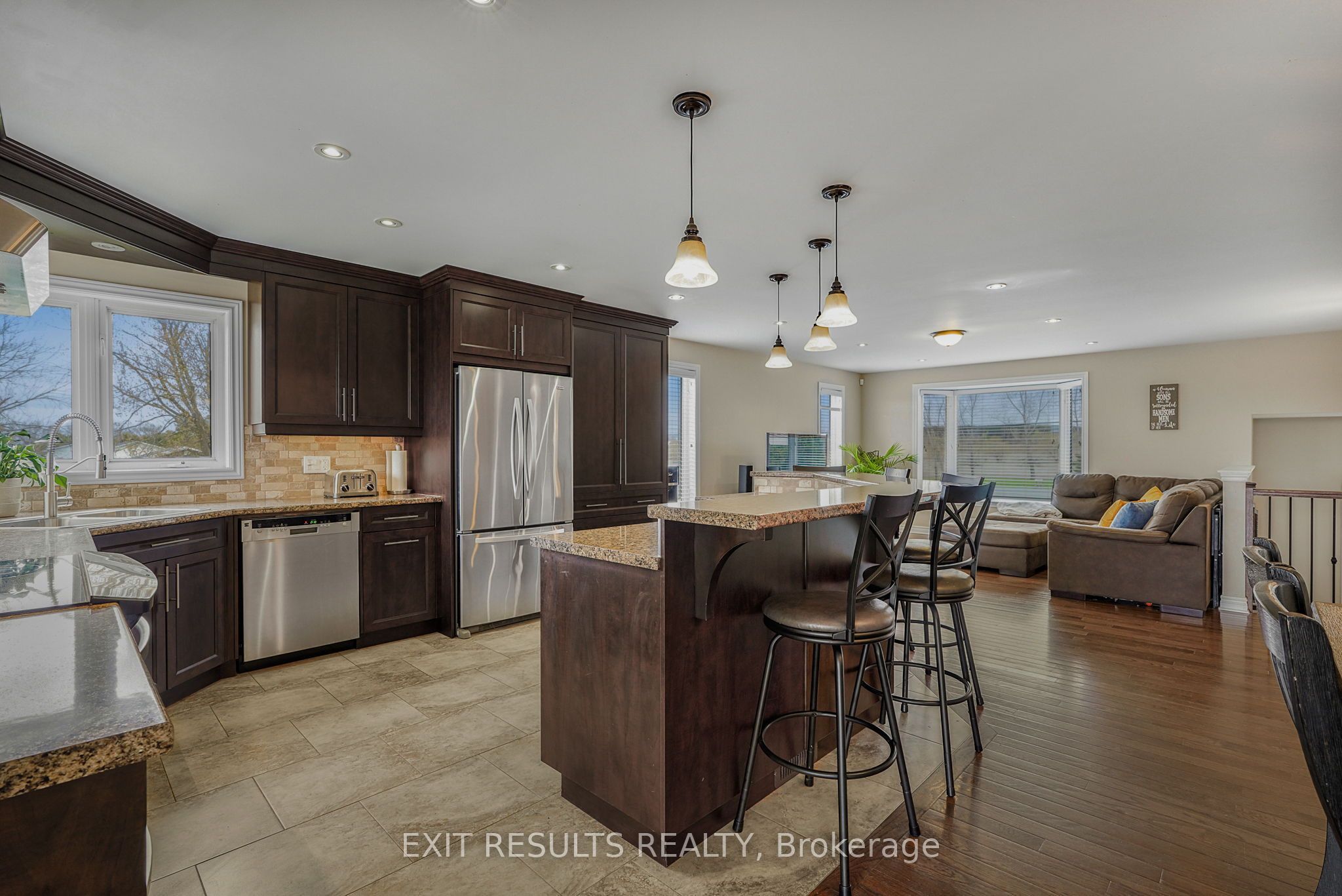 1887 Champlain Street Property Photo 14