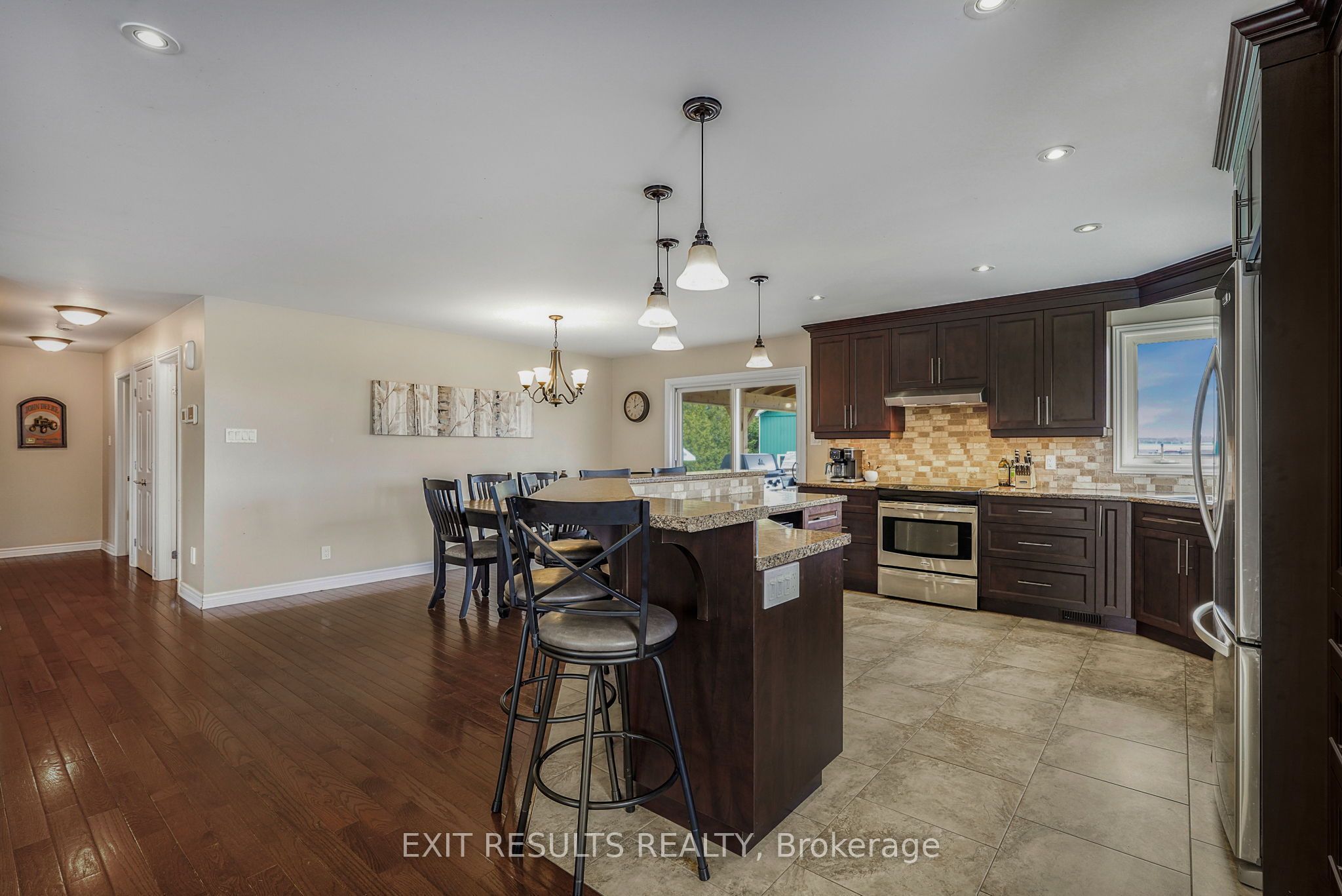 1887 Champlain Street Property Photo 16
