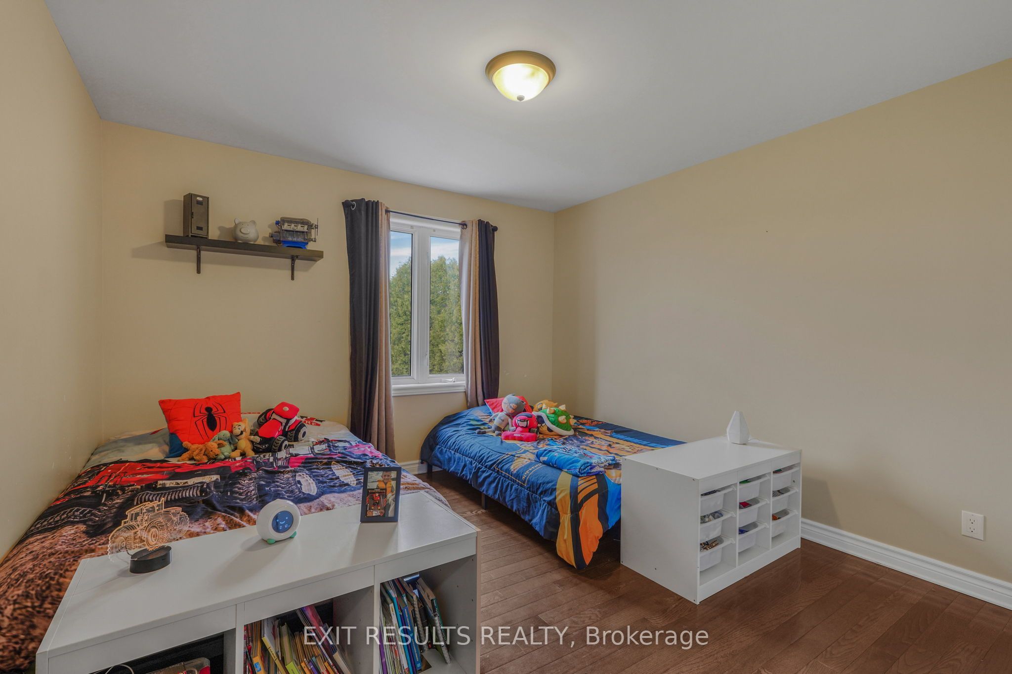 1887 Champlain Street Property Photo 23