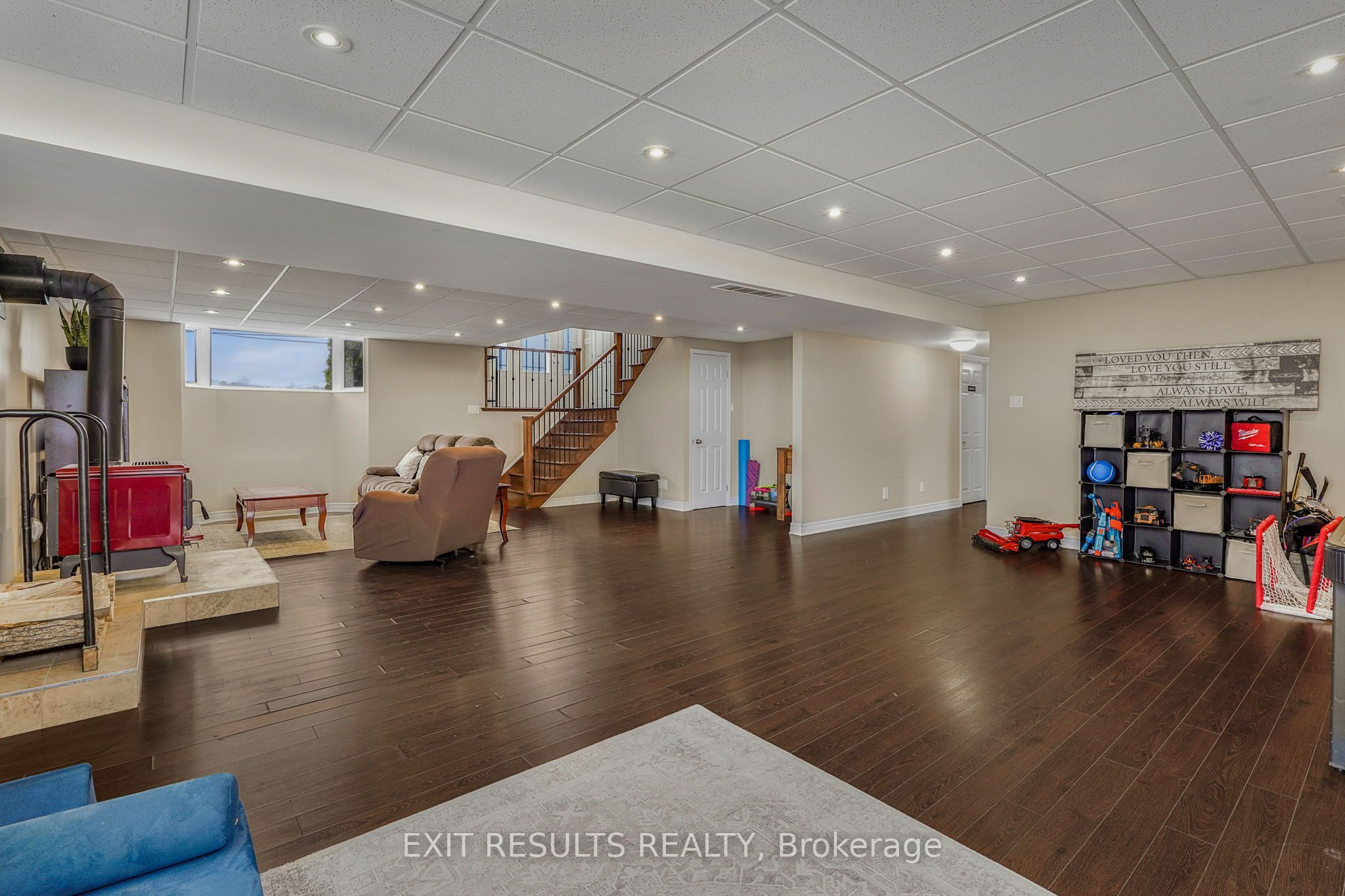 1887 Champlain Street Property Photo 25