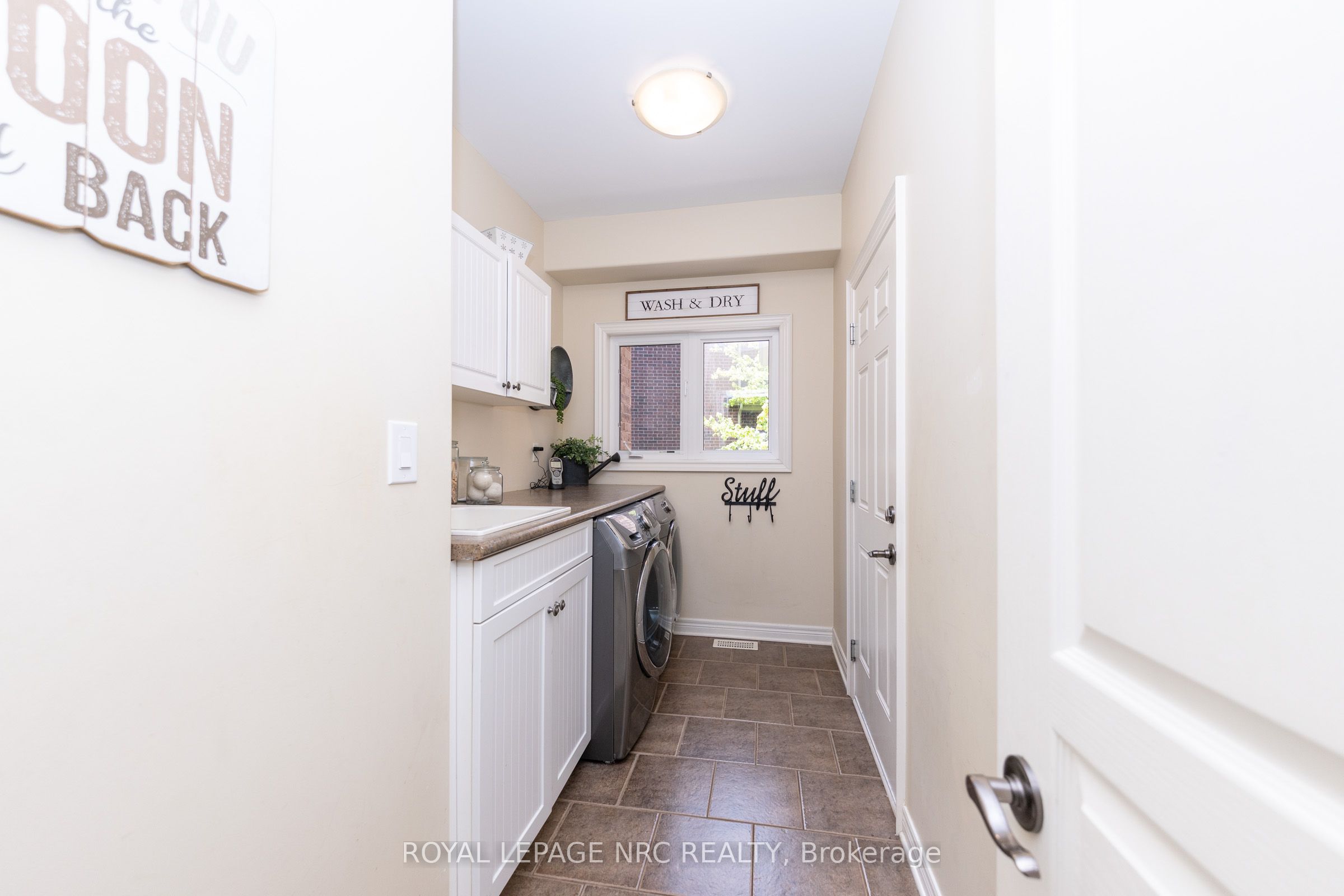 27 Bell Avenue Property Photo 22