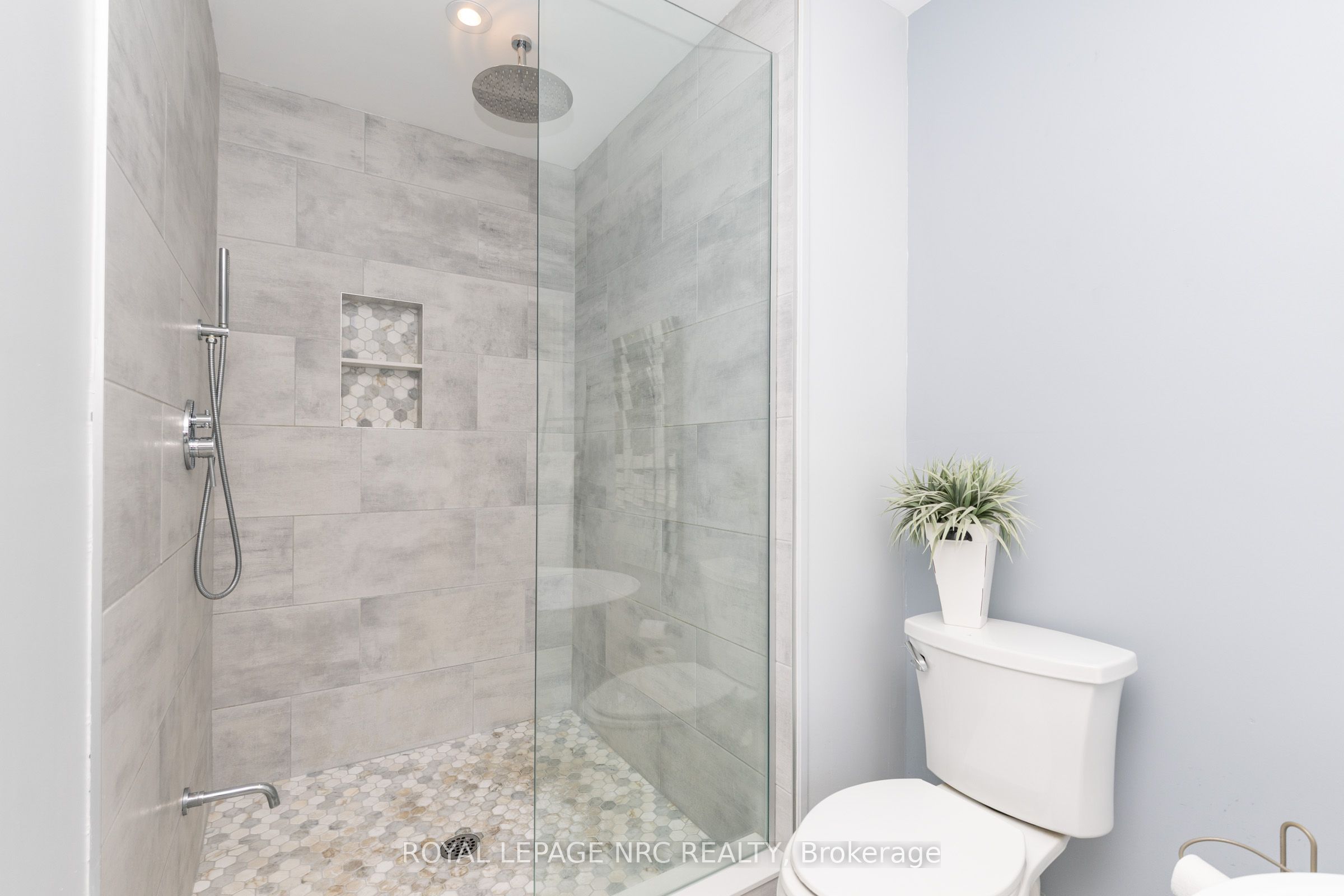 27 Bell Avenue Property Photo 28