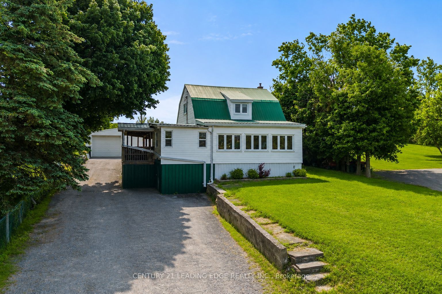 3094 Lakefield Road Property Photo 1
