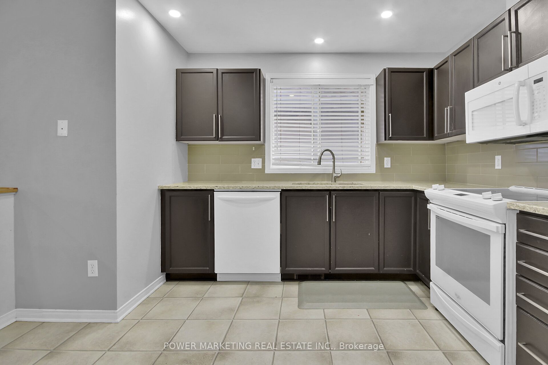181 Mountshannon Drive Property Photo 15
