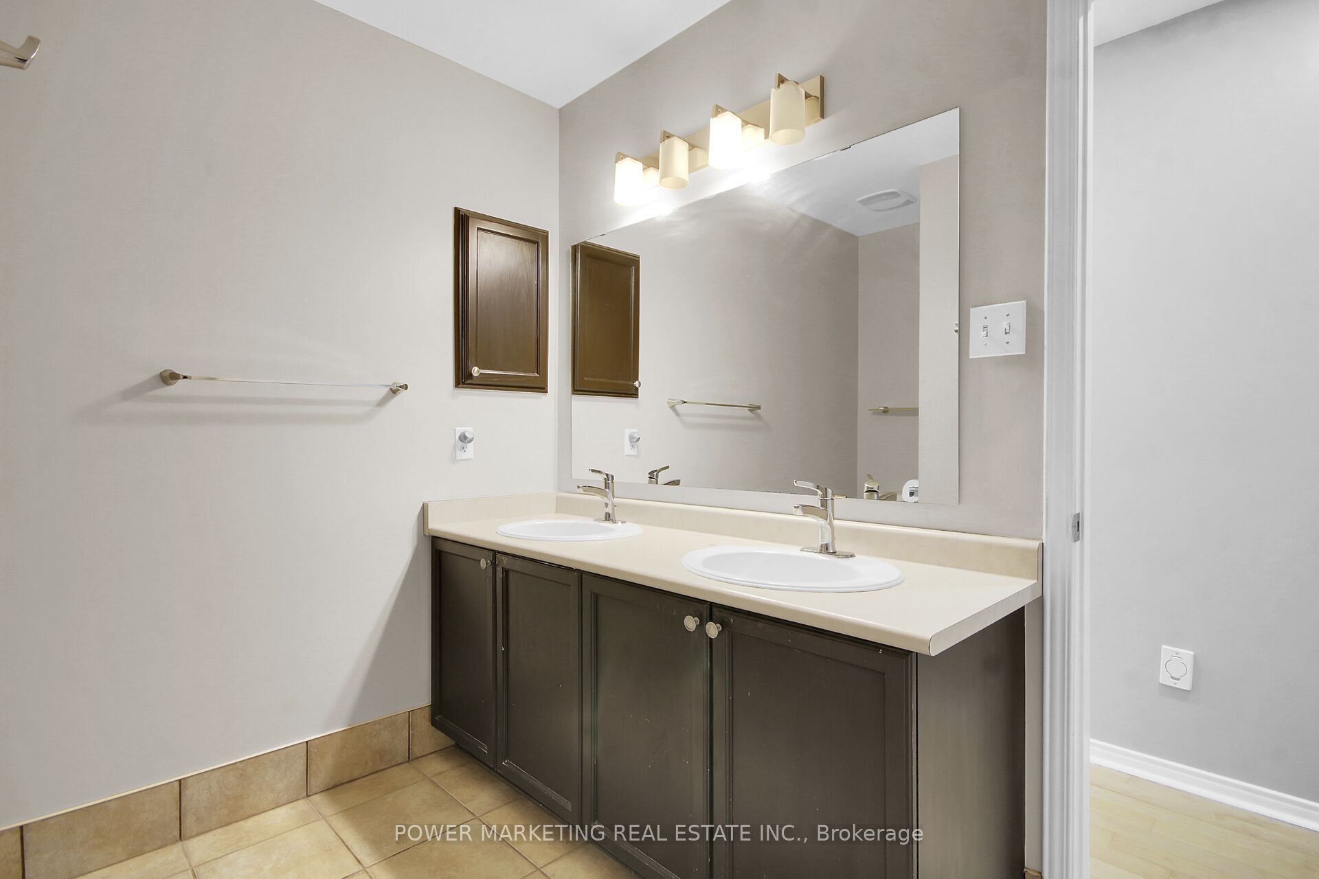 181 Mountshannon Drive Property Photo 28