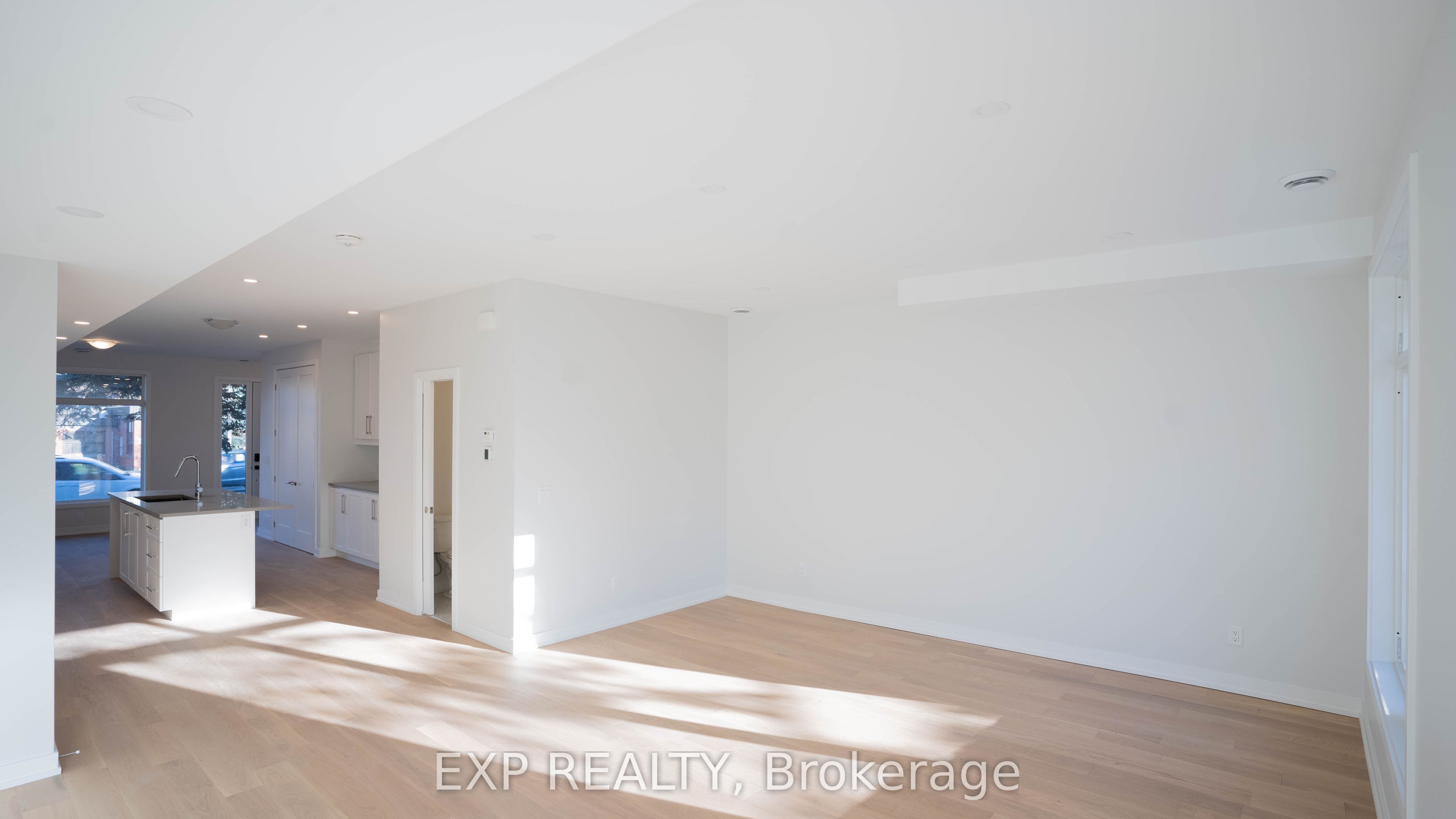 236 Woodroffe Avenue Property Photo 16