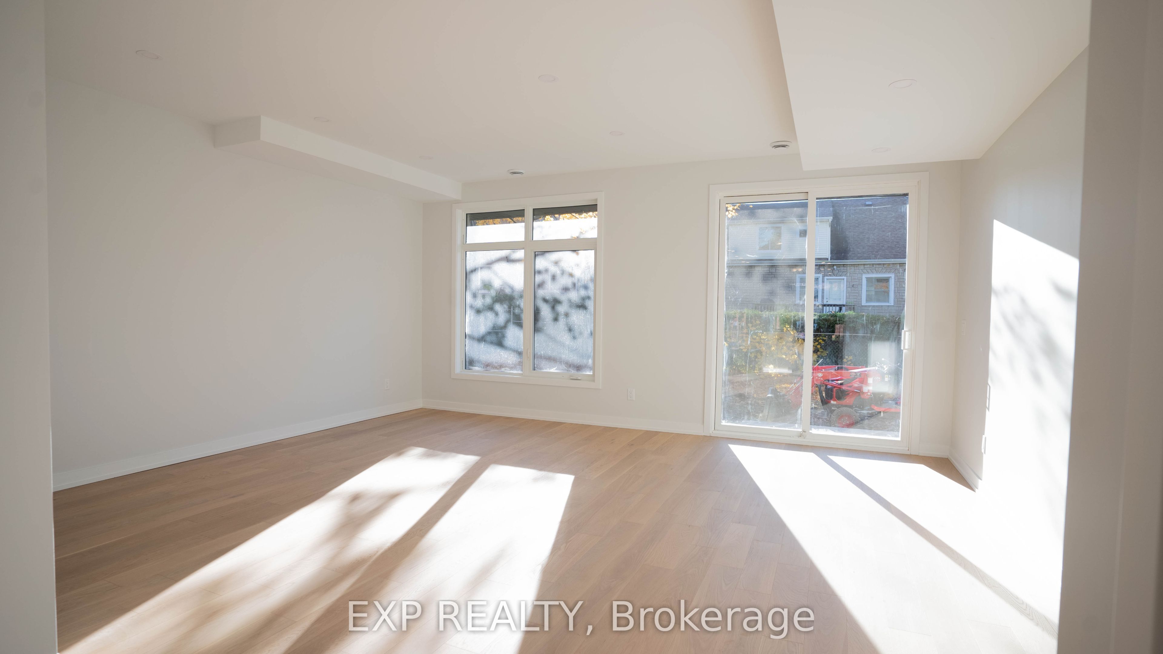 236 Woodroffe Avenue Property Photo 17