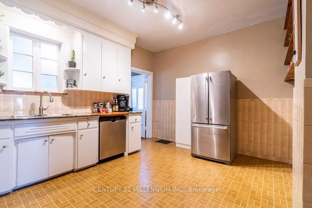 20 Dickson Avenue Property Photo 9