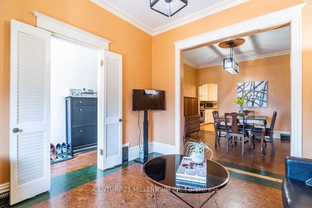 20 Dickson Avenue Property Photo 10