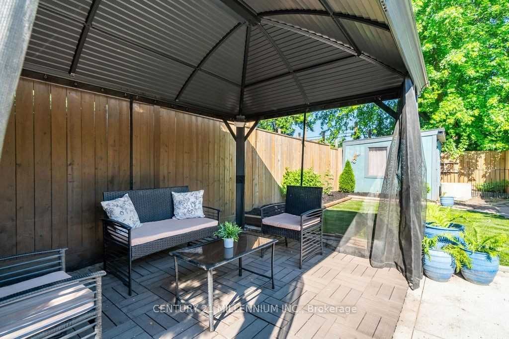 20 Dickson Avenue Property Photo 27
