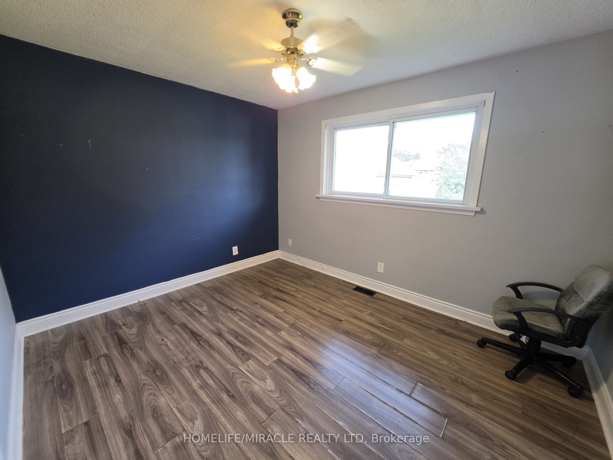 7150 Douglas Crescent Property Photo 5