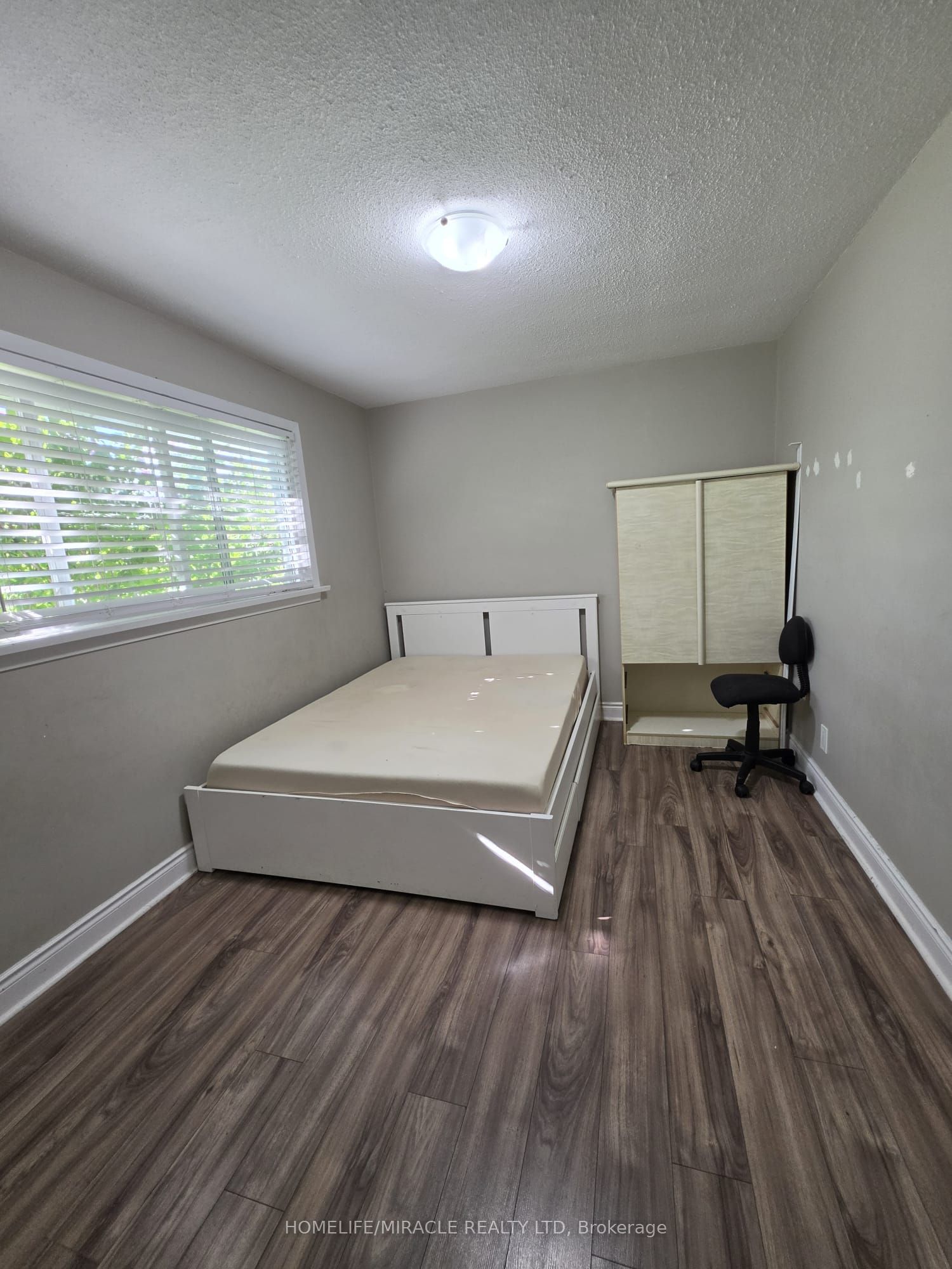 7150 Douglas Crescent Property Photo 6
