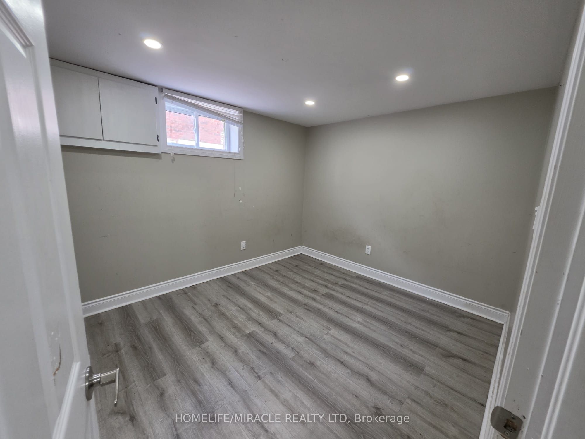 7150 Douglas Crescent Property Photo 14