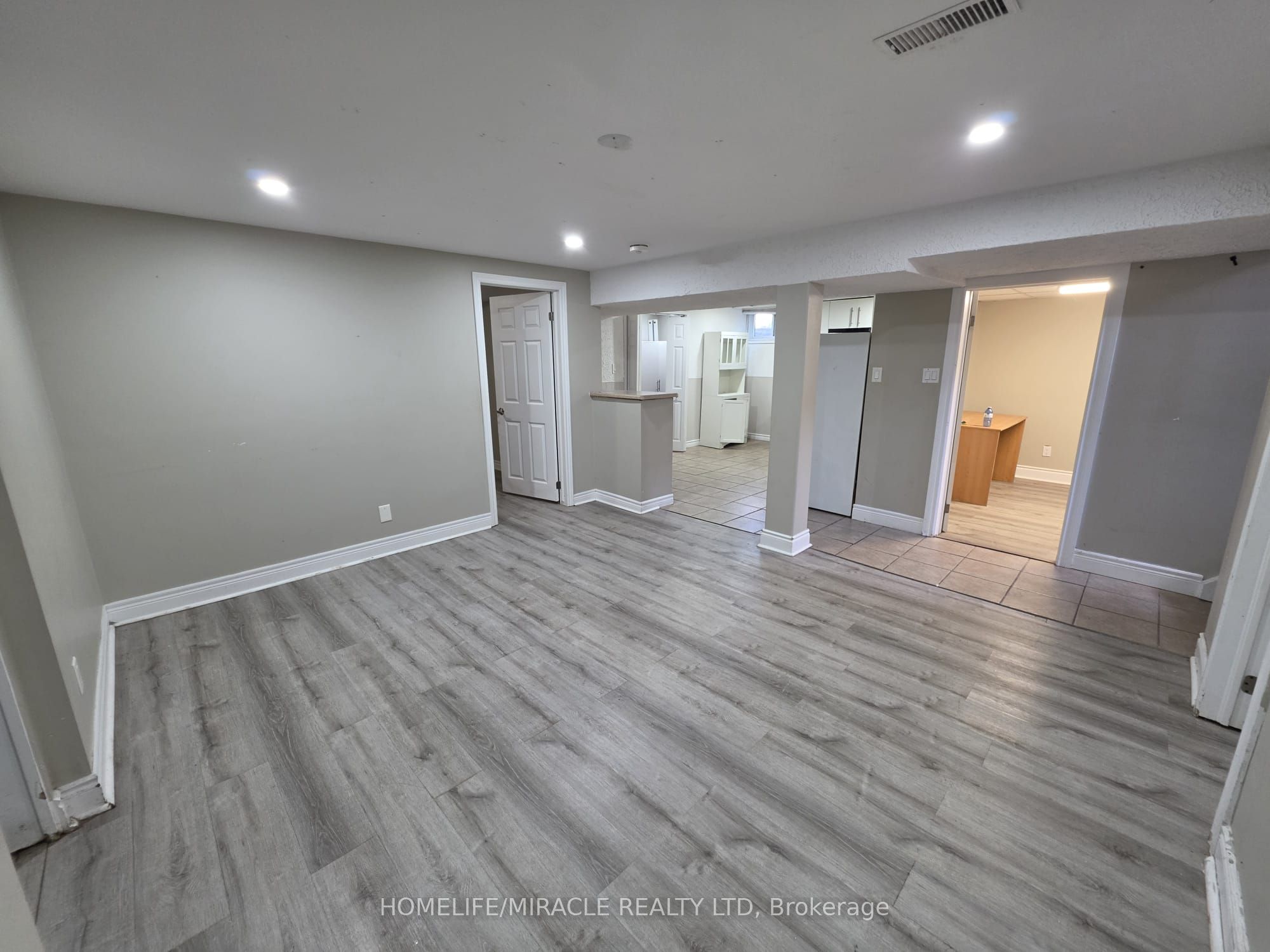 7150 Douglas Crescent Property Photo 16