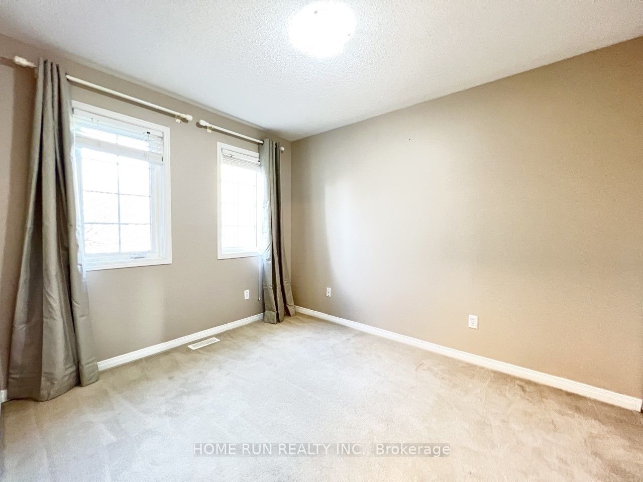 42 Hemlo Crescent Property Photo 21