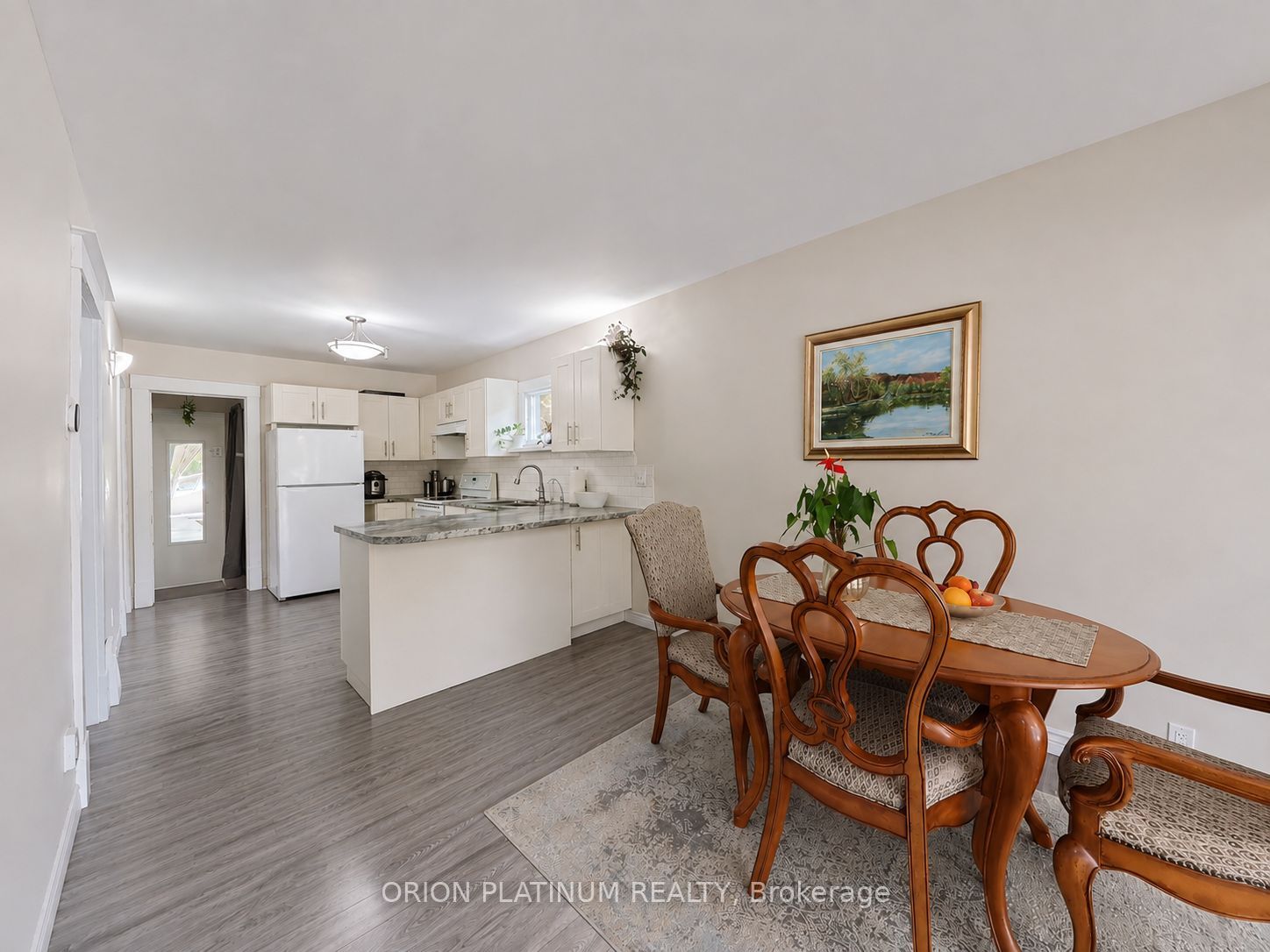 37 Chetwood Street N Property Photo 5