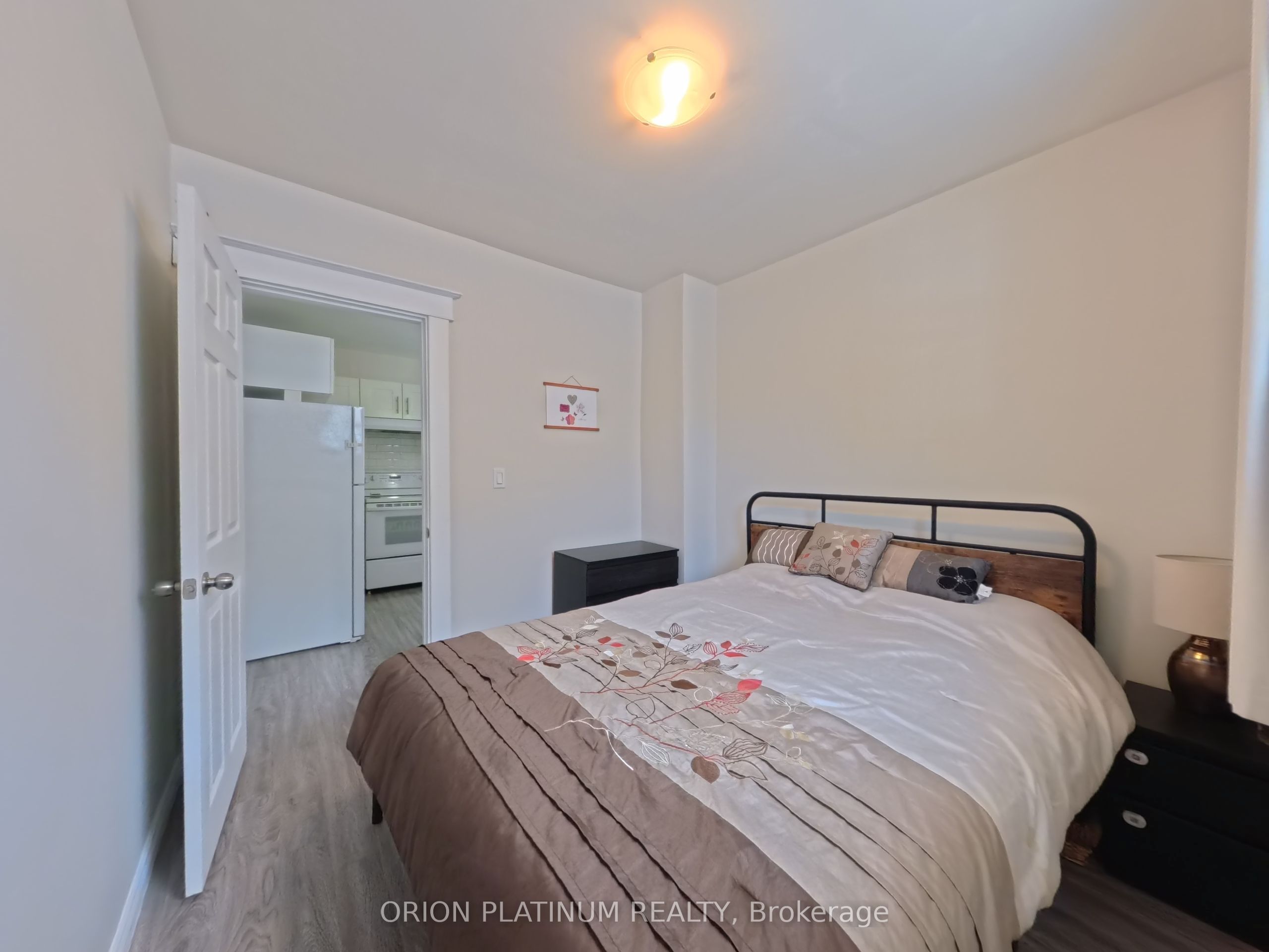 37 Chetwood Street N Property Photo 14