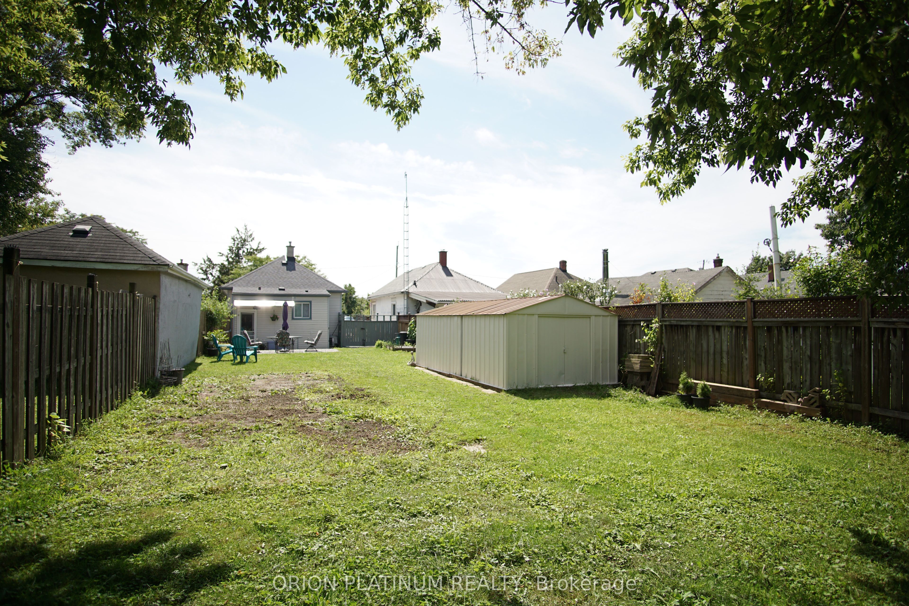 37 Chetwood Street N Property Photo 17