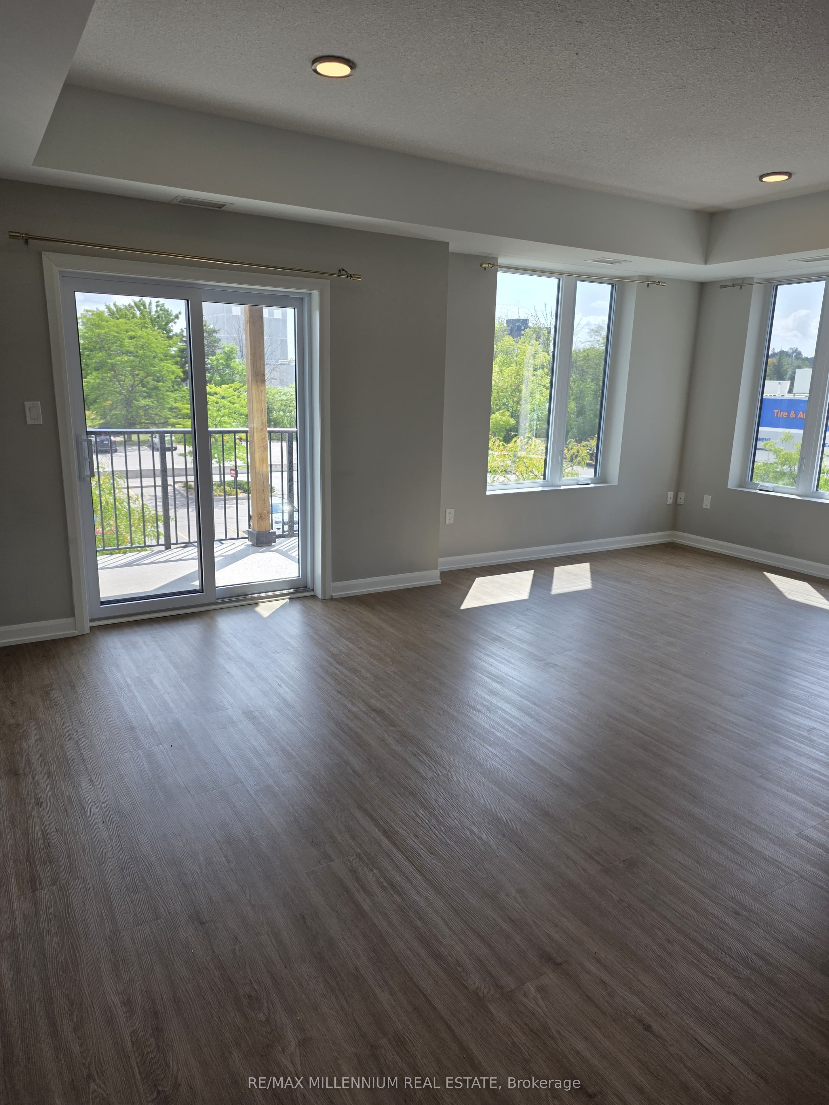 708 Woolwich Street 121 Property Photo 6
