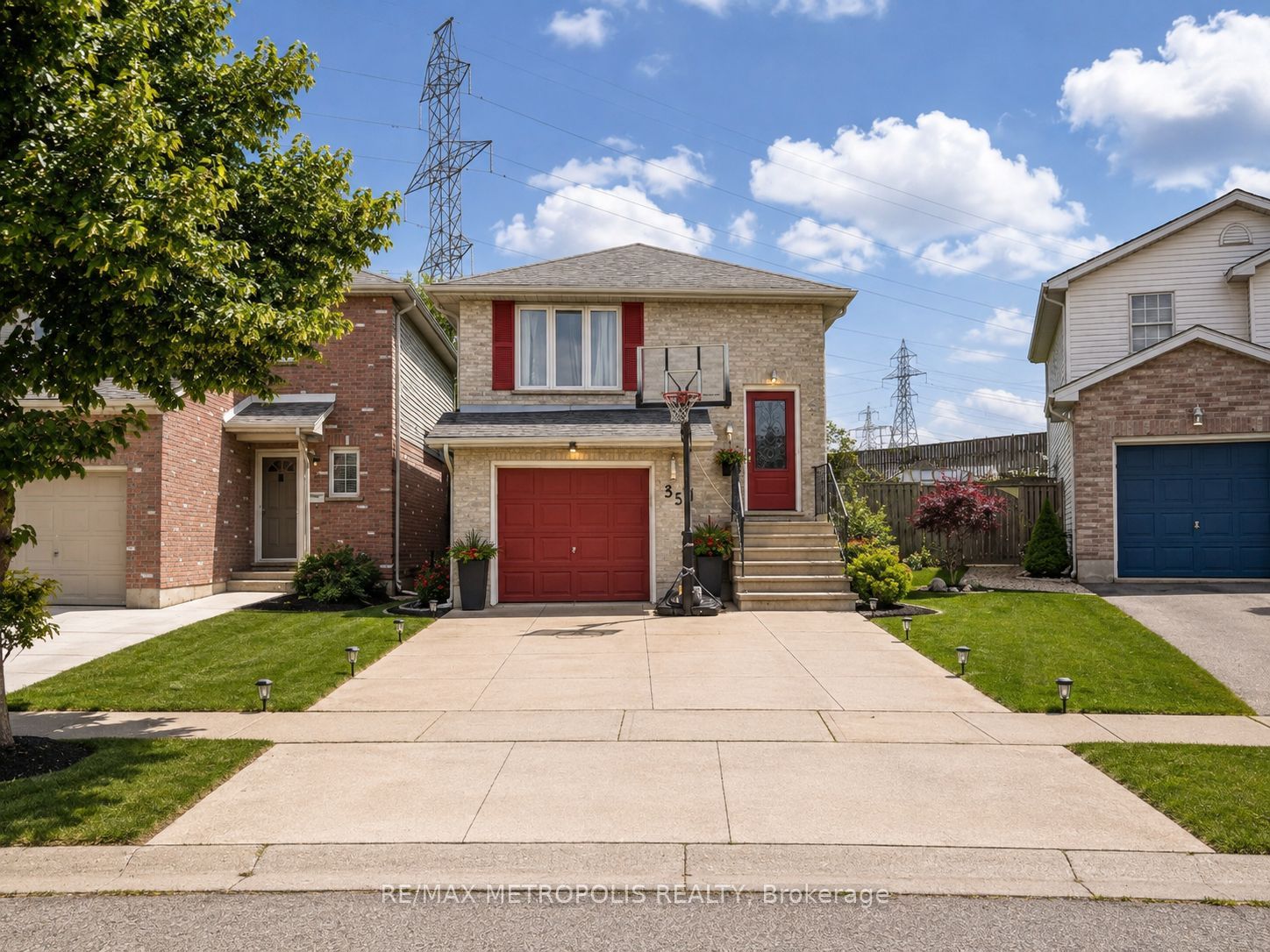 35 Phair Crescent Property Photo 1
