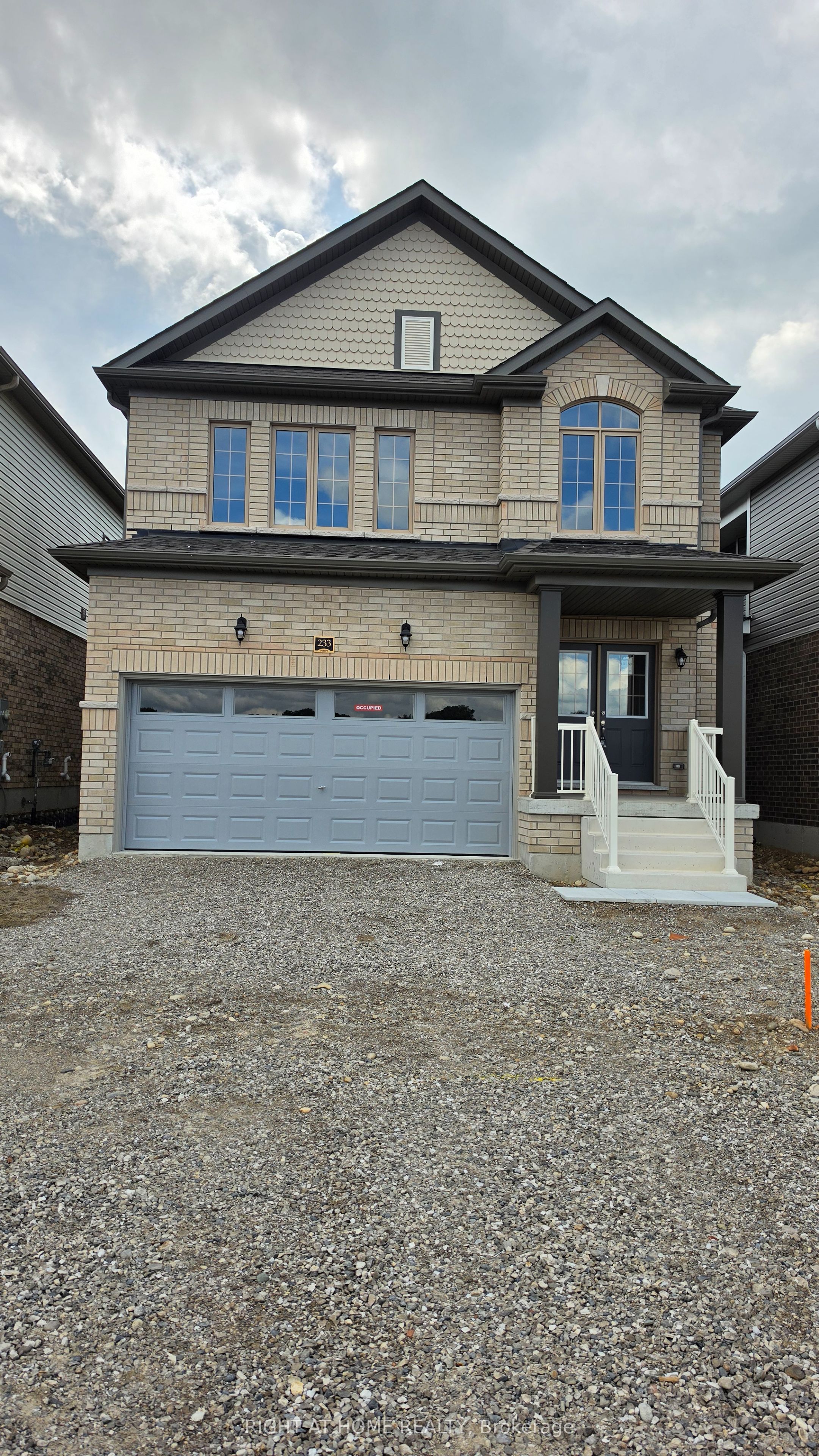 233 POSTILL Street Property Photo 1